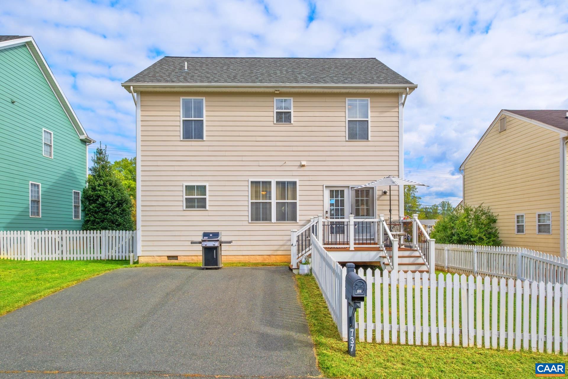 COUNTRY GREEN COTTAGES - Residential
