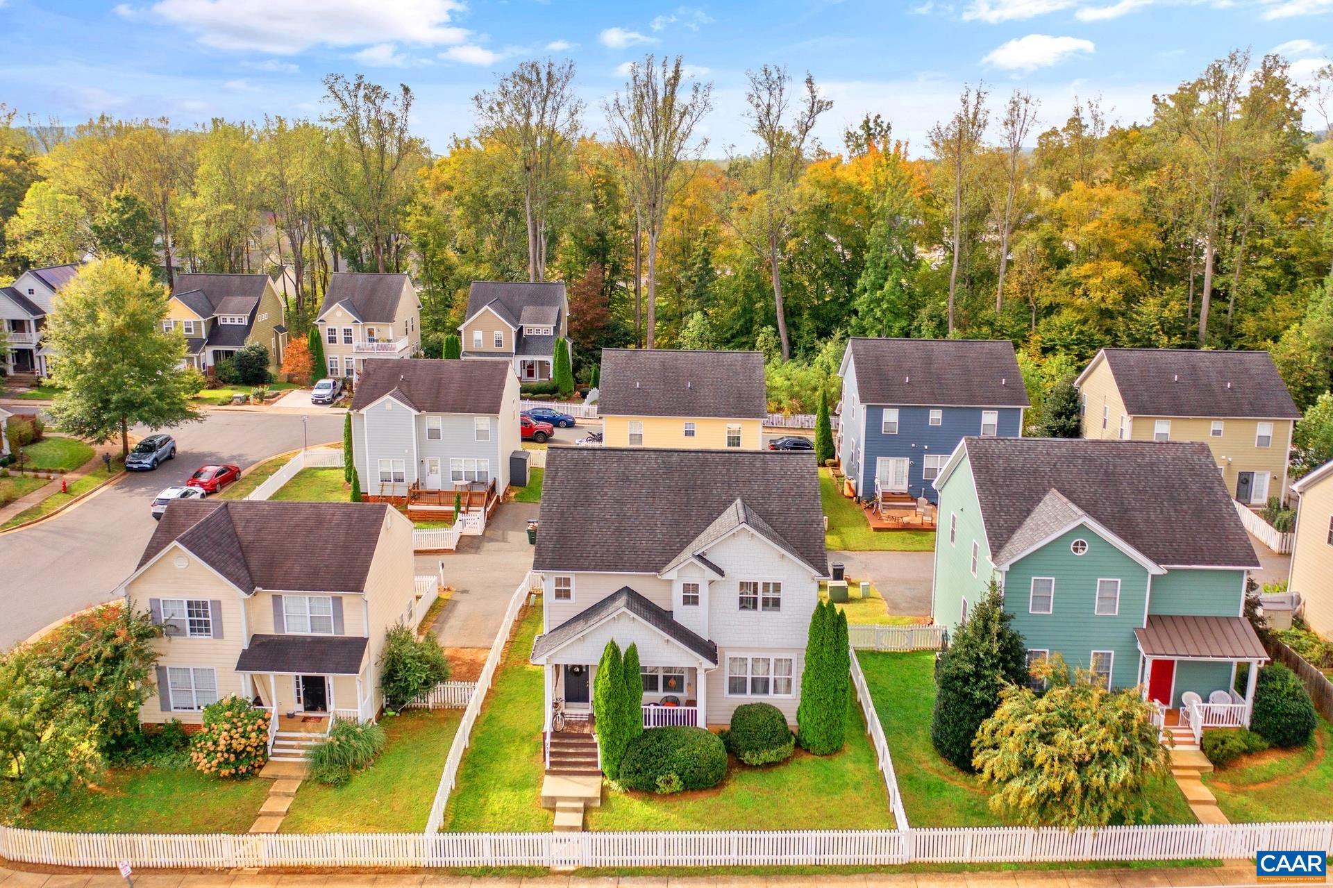 COUNTRY GREEN COTTAGES - Residential