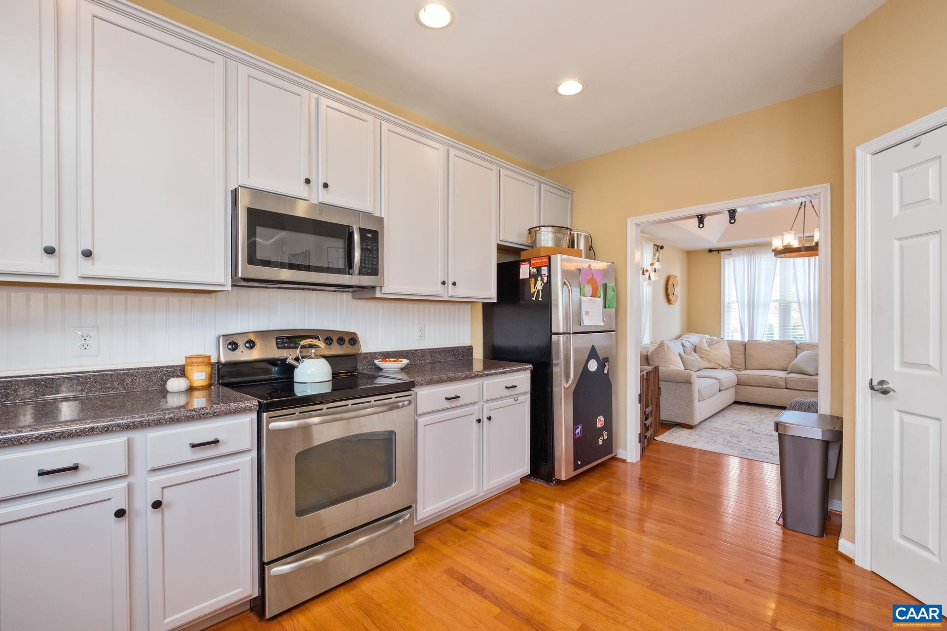 COUNTRY GREEN COTTAGES - Residential