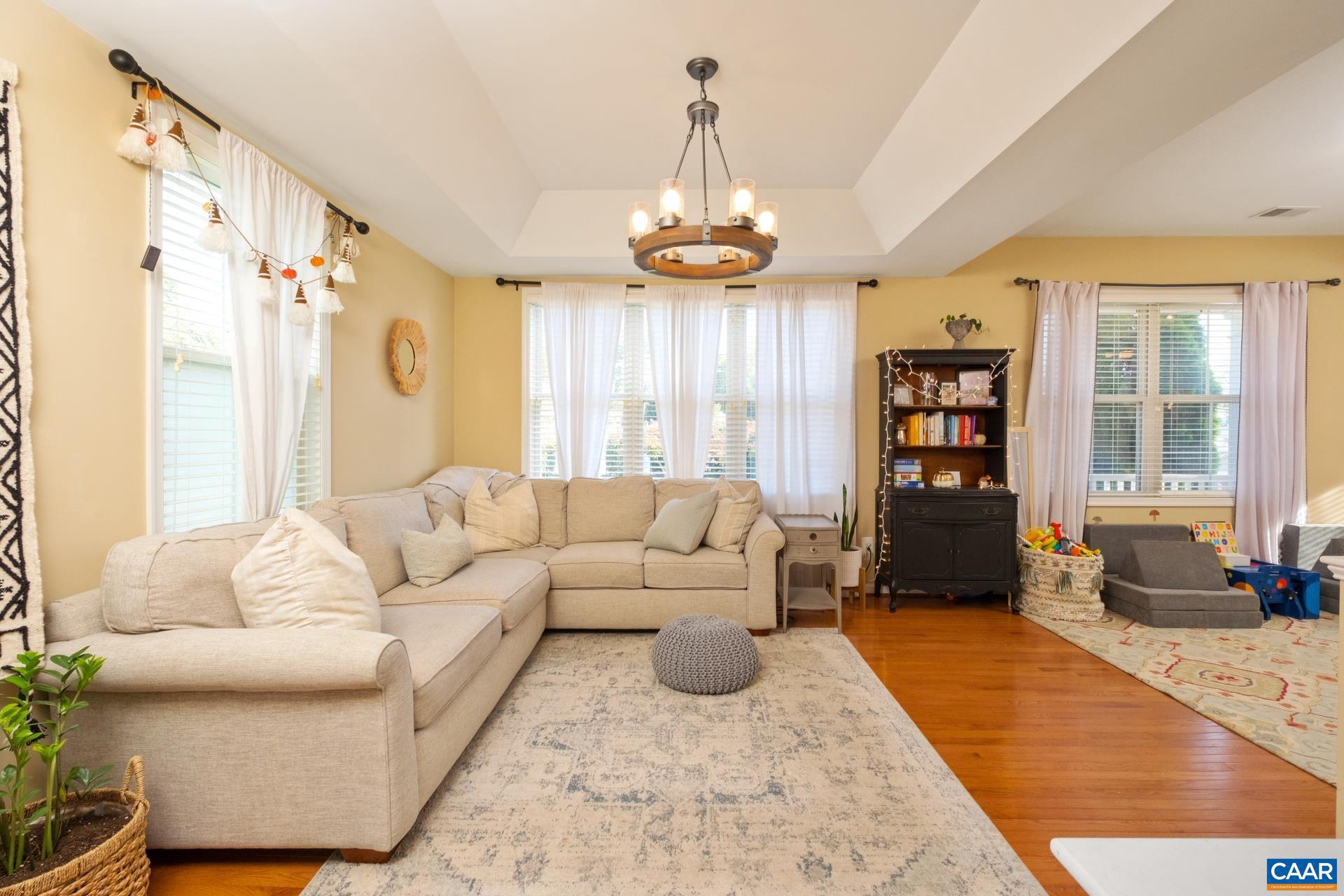 COUNTRY GREEN COTTAGES - Residential