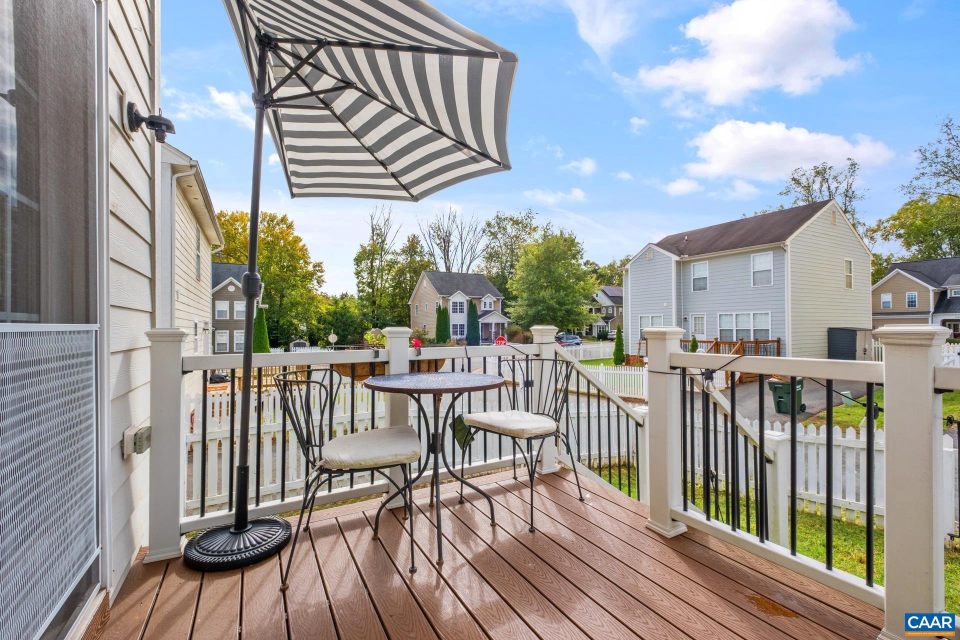 COUNTRY GREEN COTTAGES - Residential