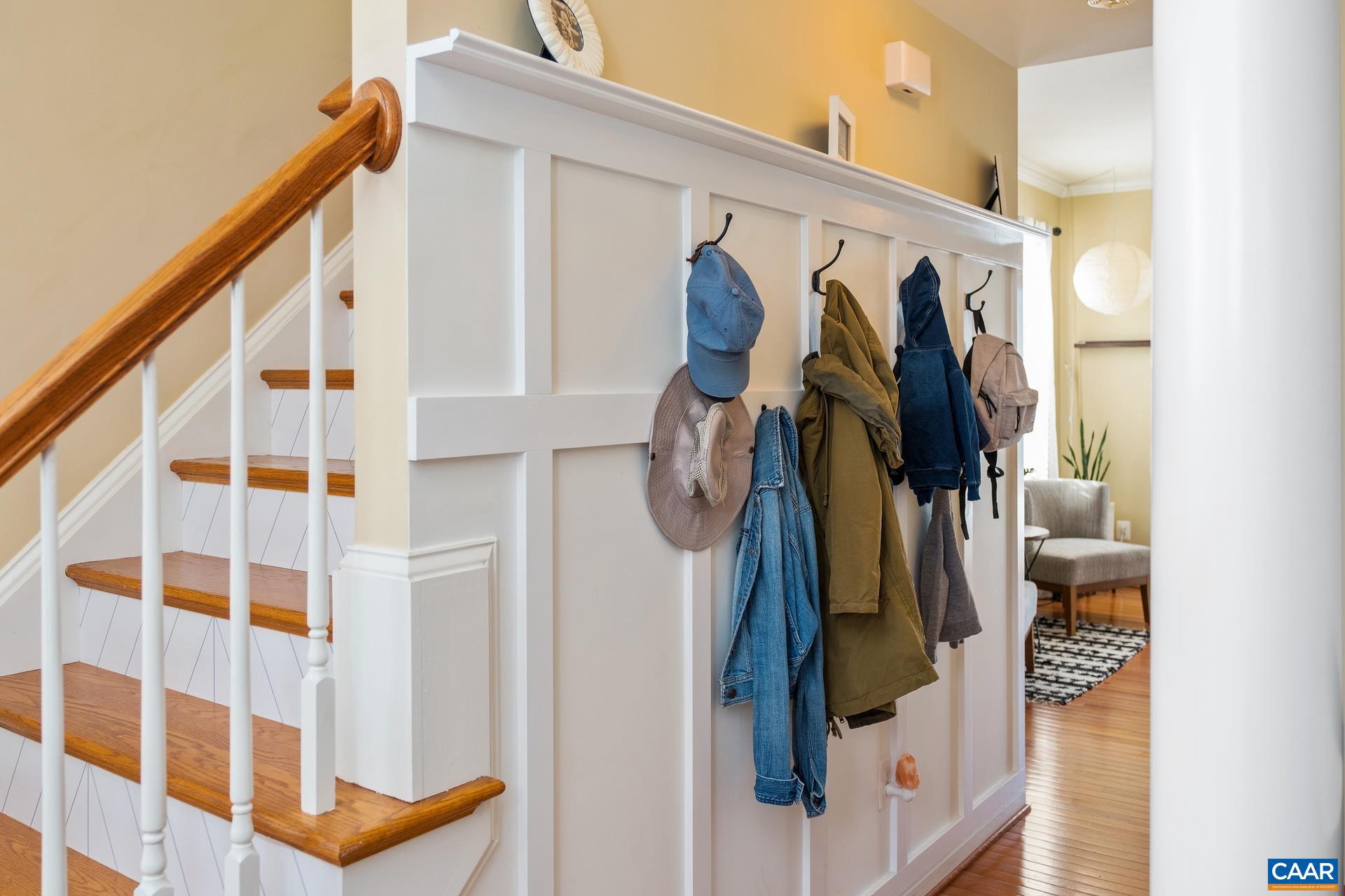 COUNTRY GREEN COTTAGES - Residential