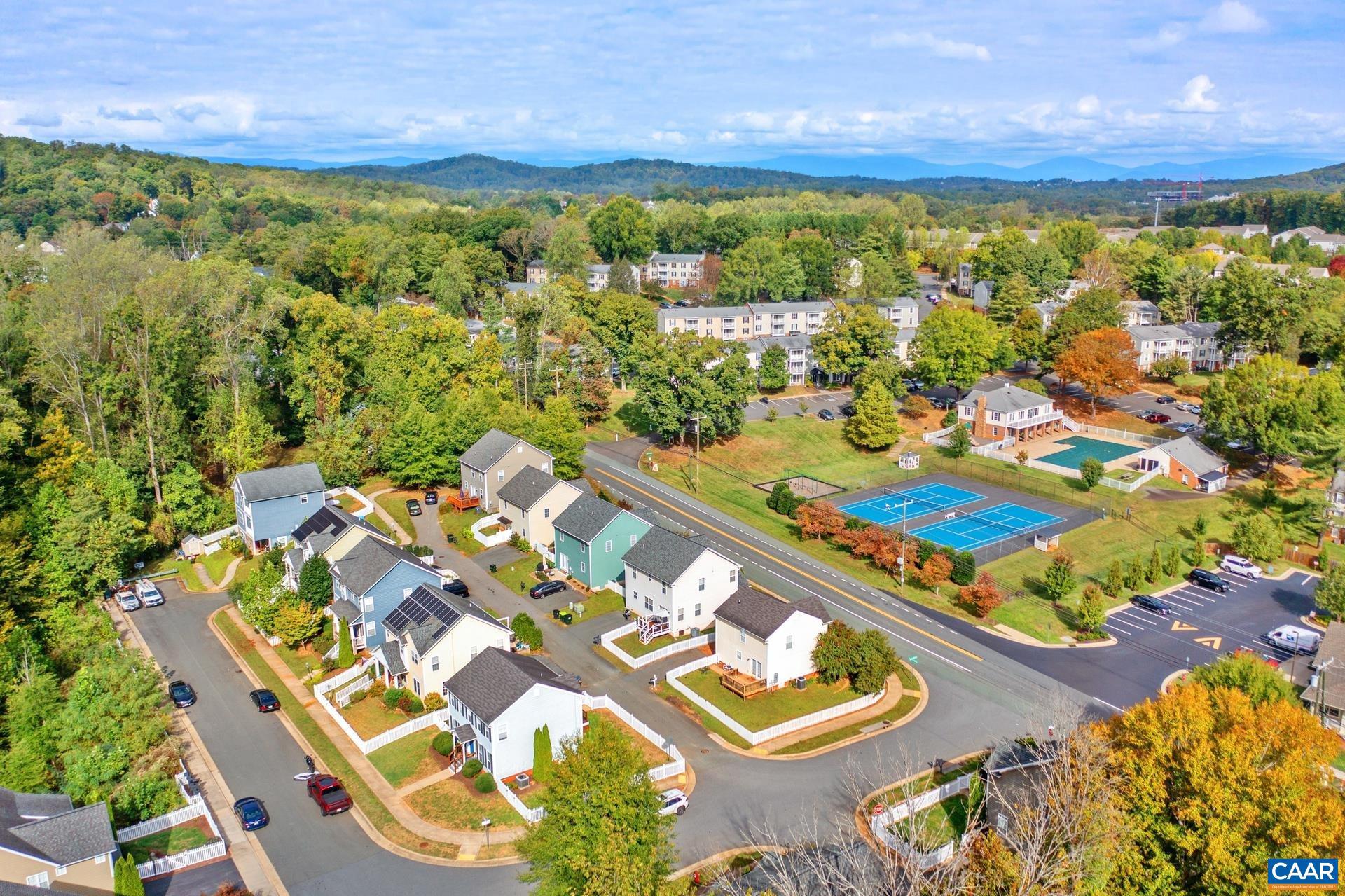 COUNTRY GREEN COTTAGES - Residential