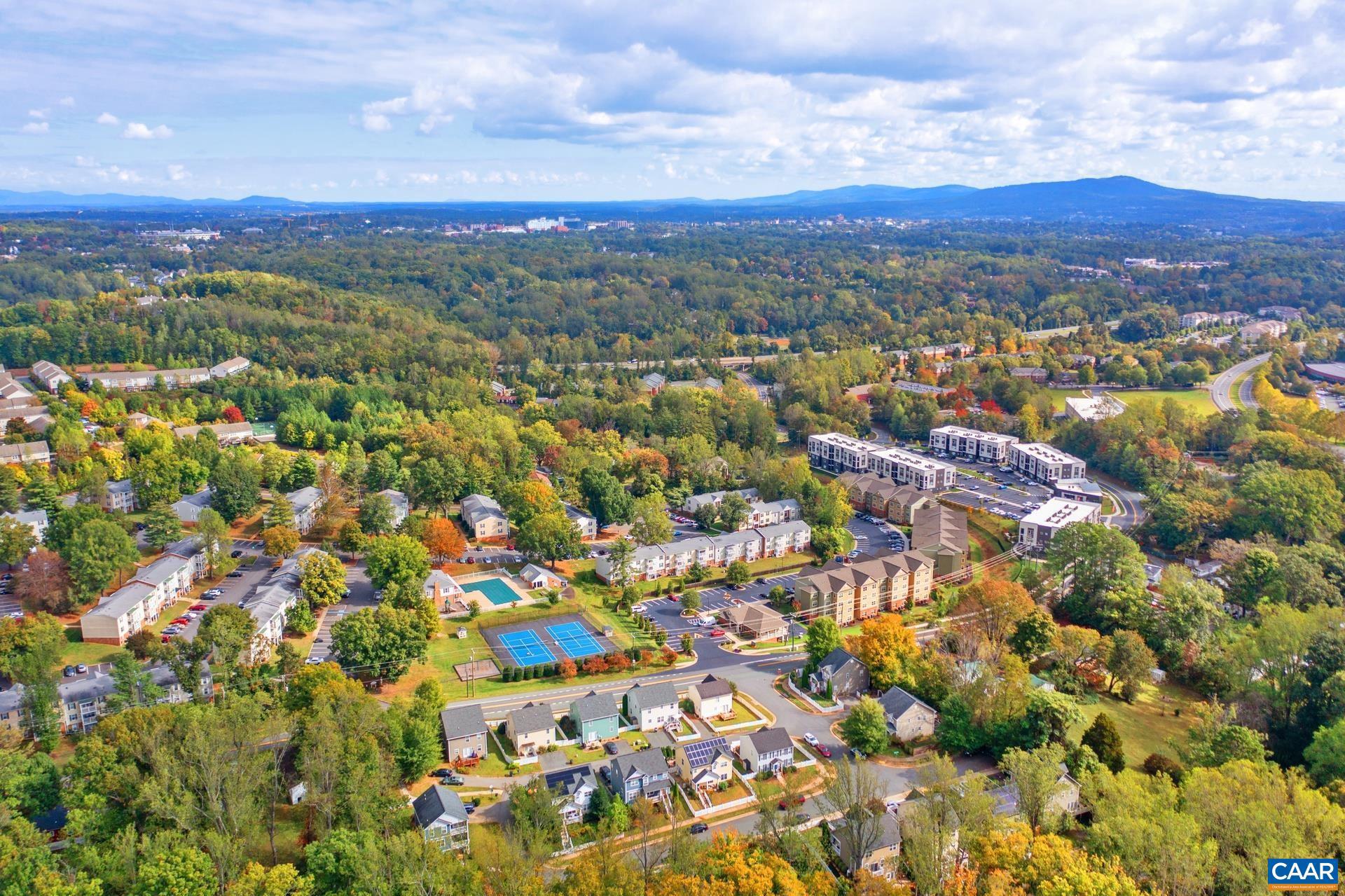 COUNTRY GREEN COTTAGES - Residential