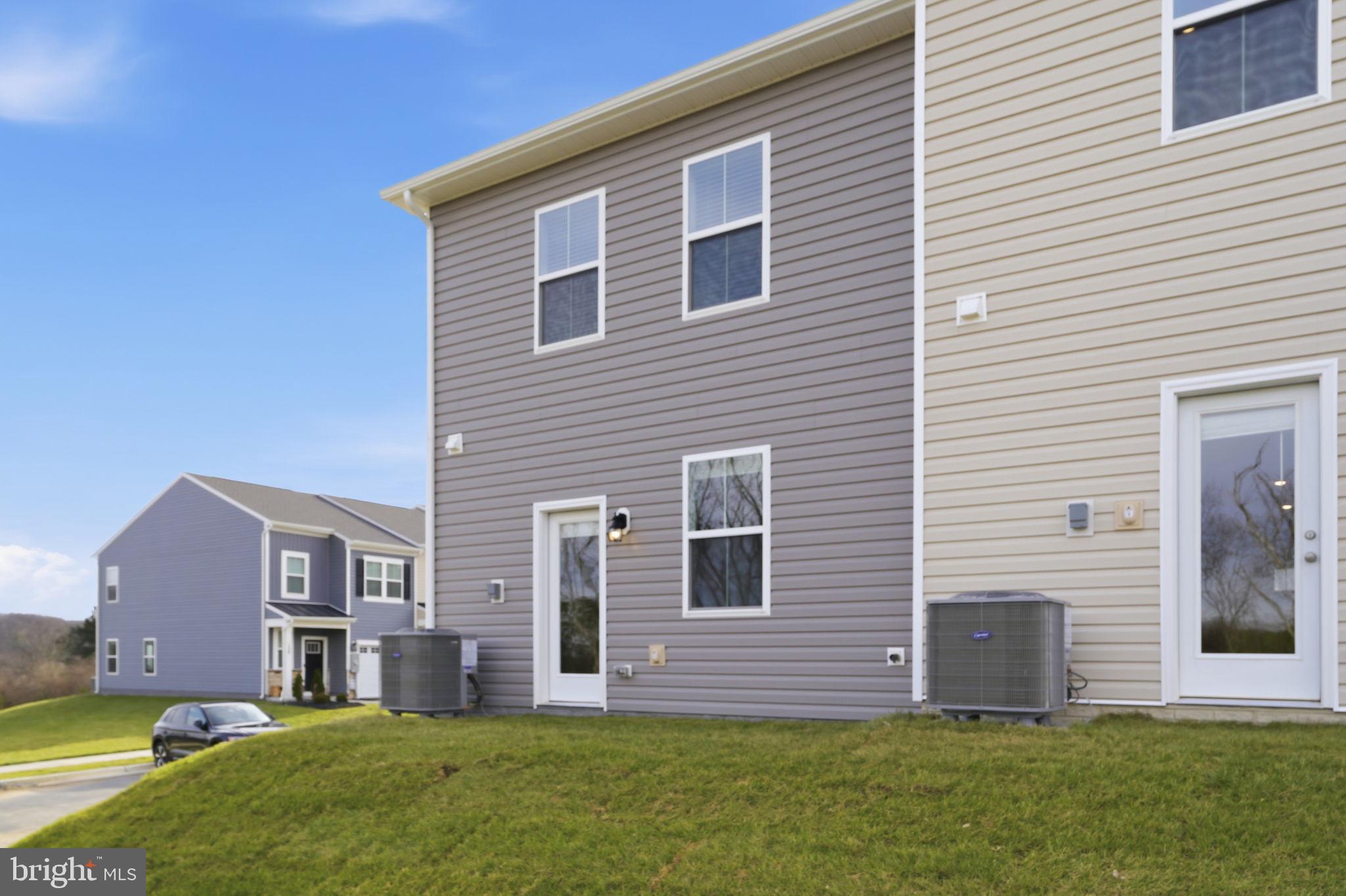 RETREAT AT WINDING CREEK - Residential Lease