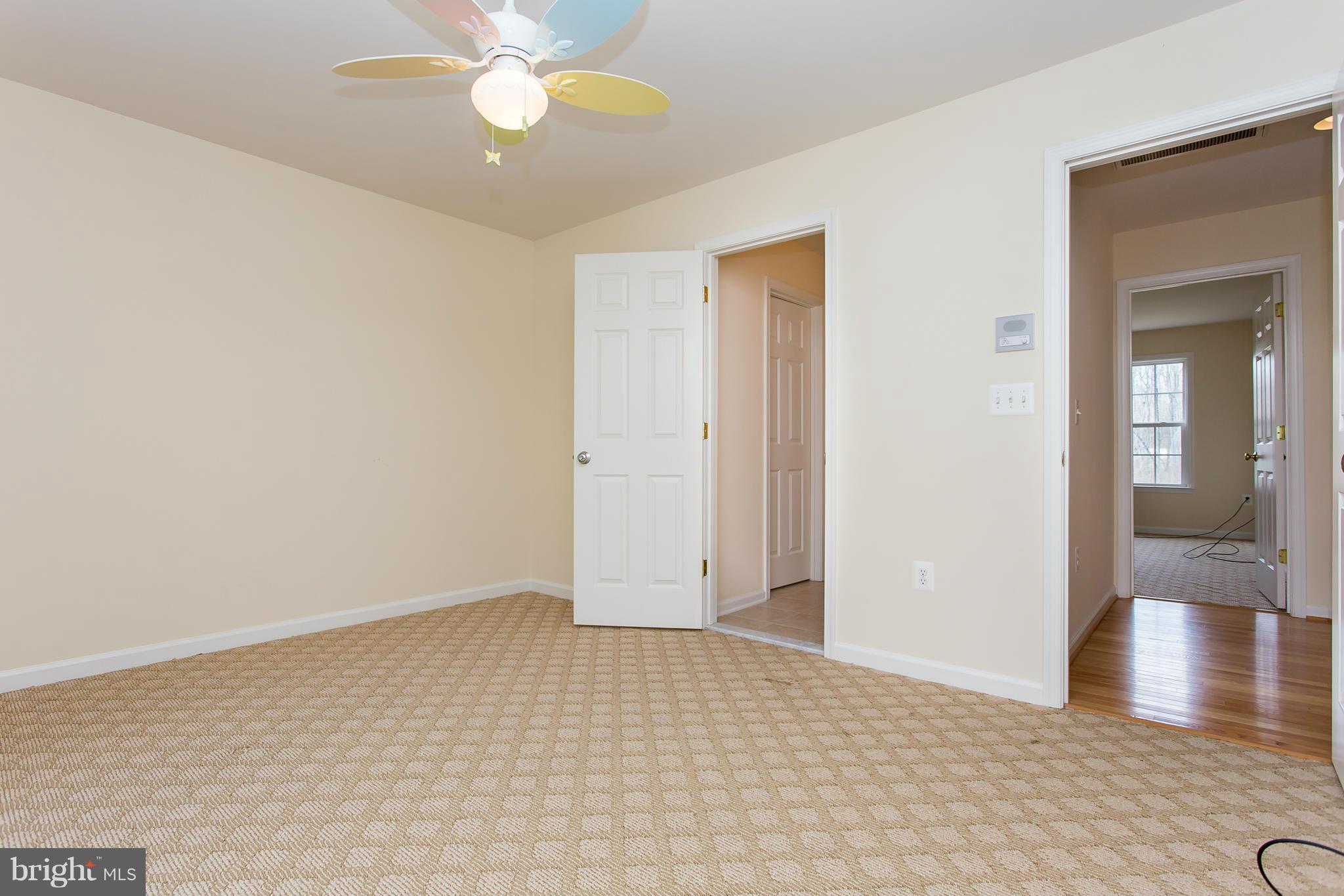 CALEDON CROSSING - Residential