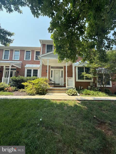 Townhouse For Sale - 22 Iron Mill Garth<br/> Baltimore County, COCKEYSVILLE, MD 21030