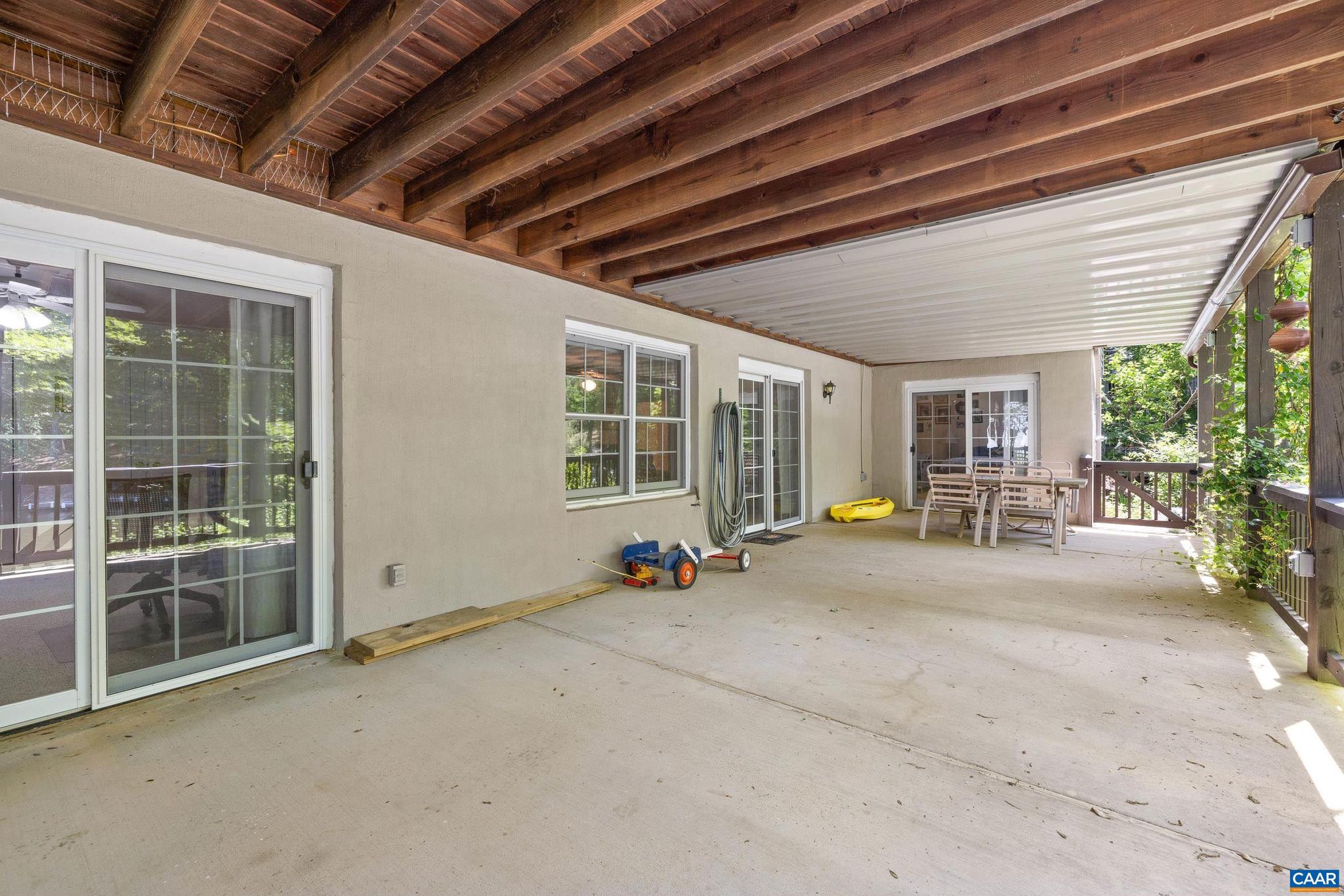 LAKE MONTICELLO - Residential