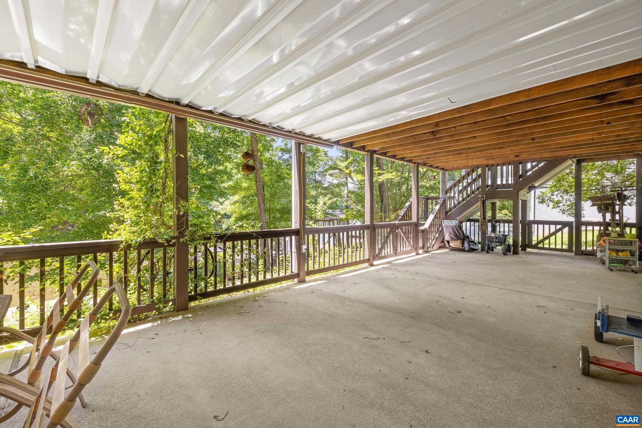 LAKE MONTICELLO - Residential