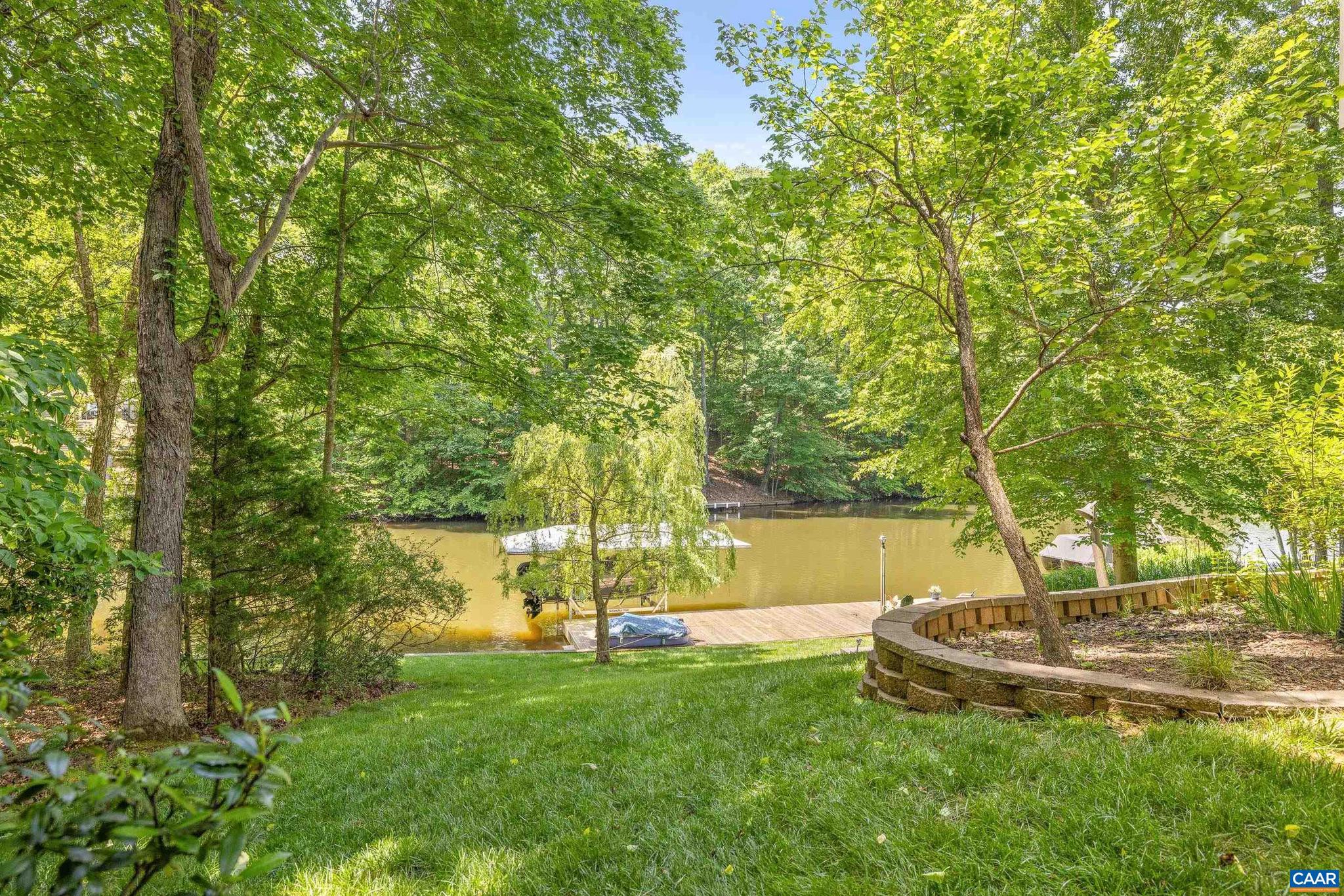 LAKE MONTICELLO - Residential