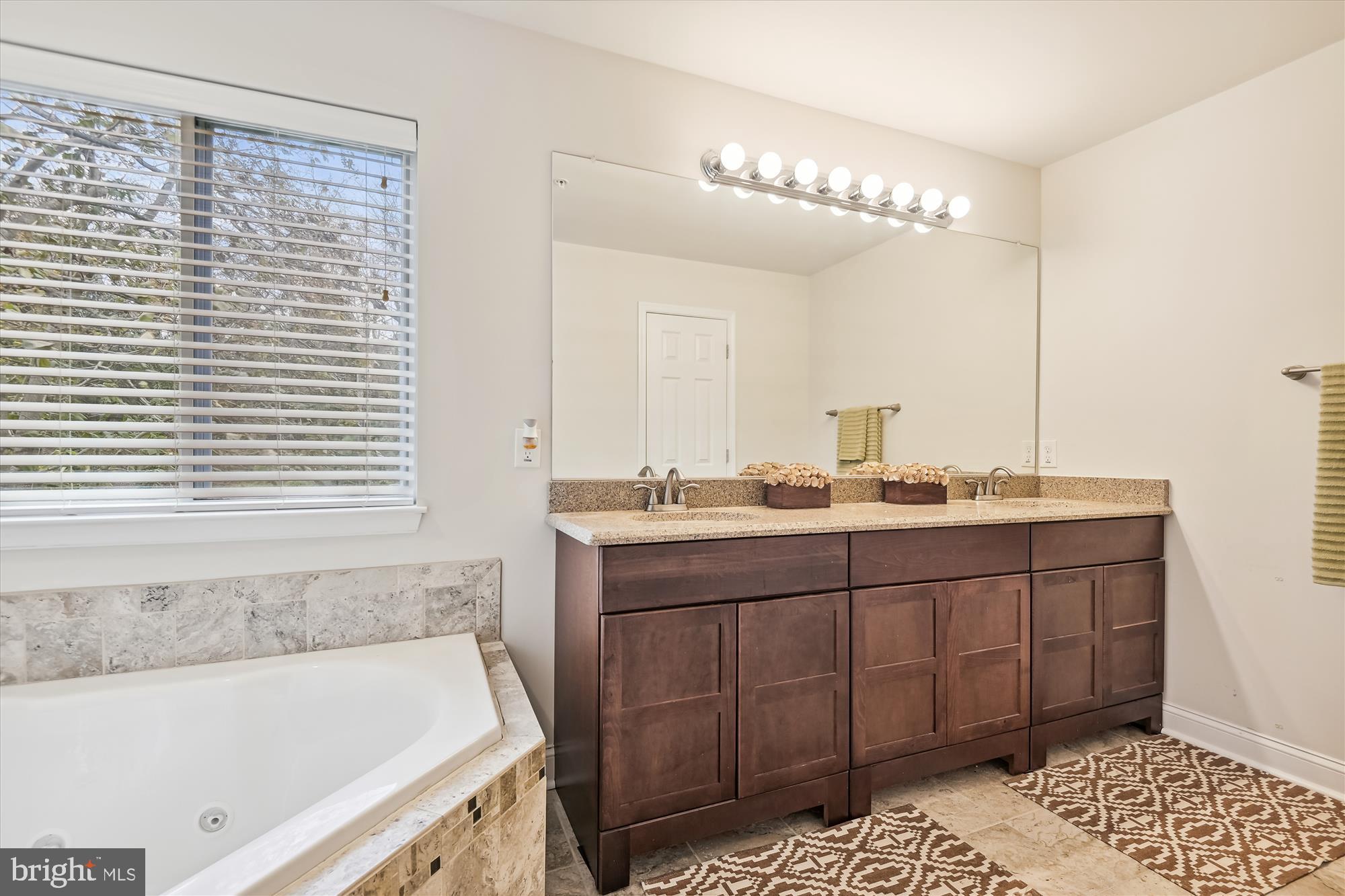 WINDSOR HILLS - Residential