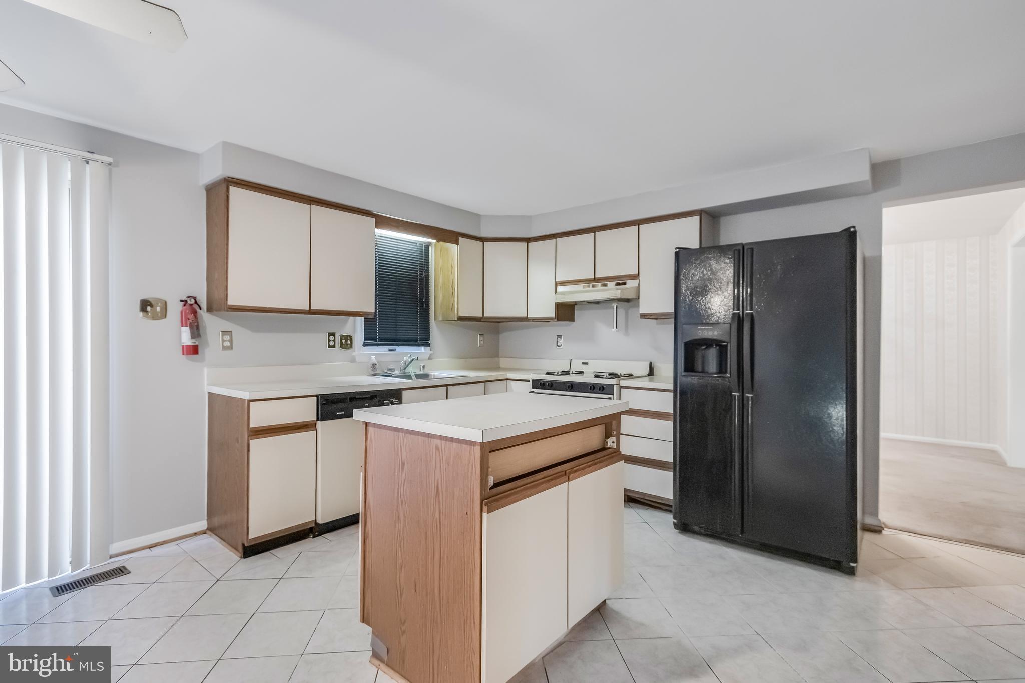 5308 WOODLAND BOULEVARD