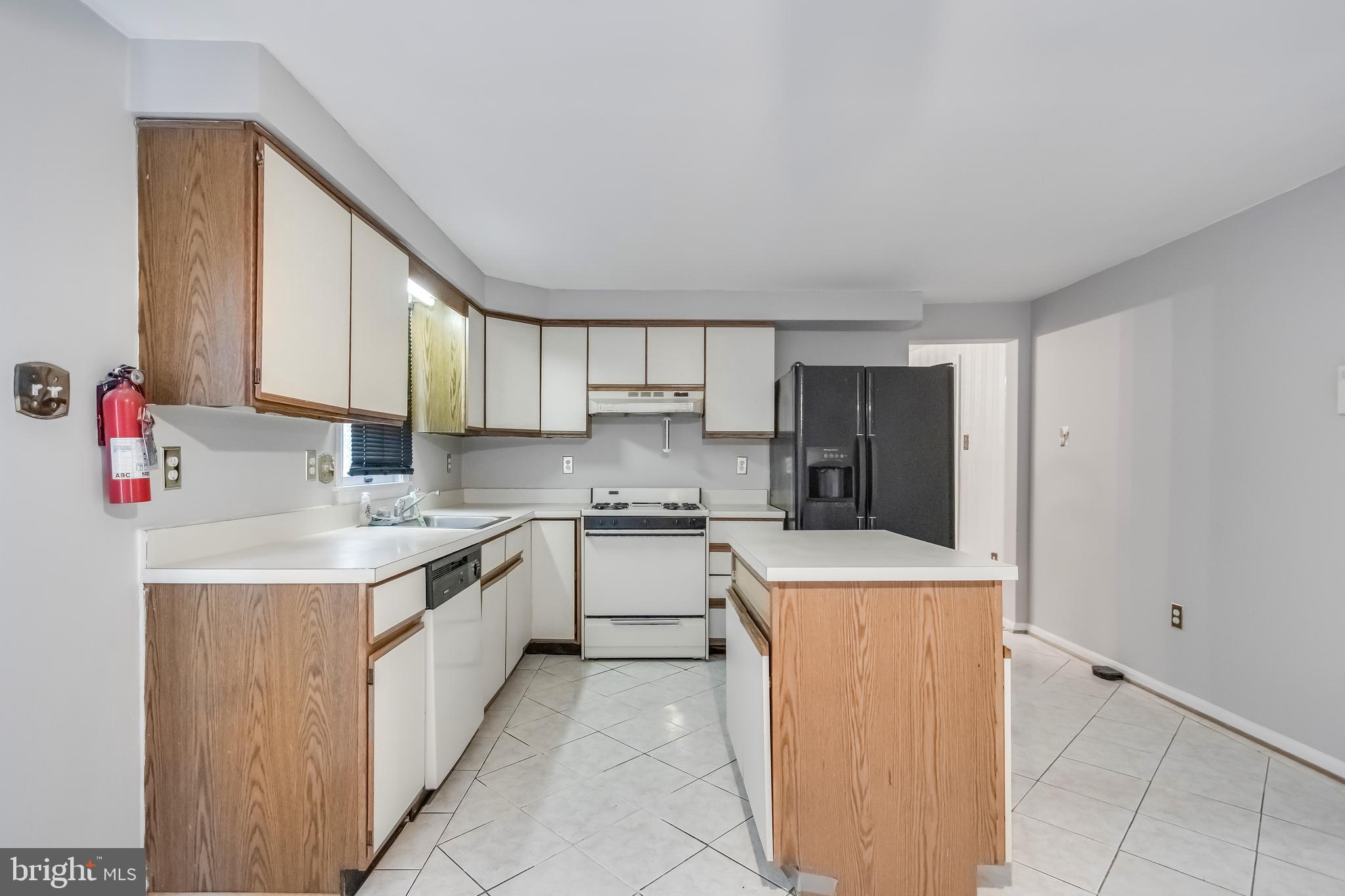 5308 WOODLAND BOULEVARD