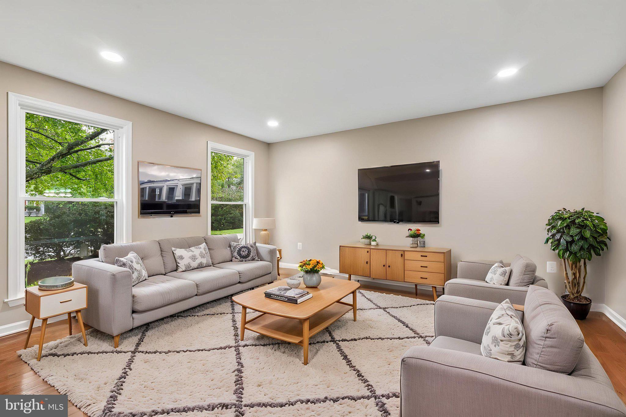 13905 SHADOW FOX COURT