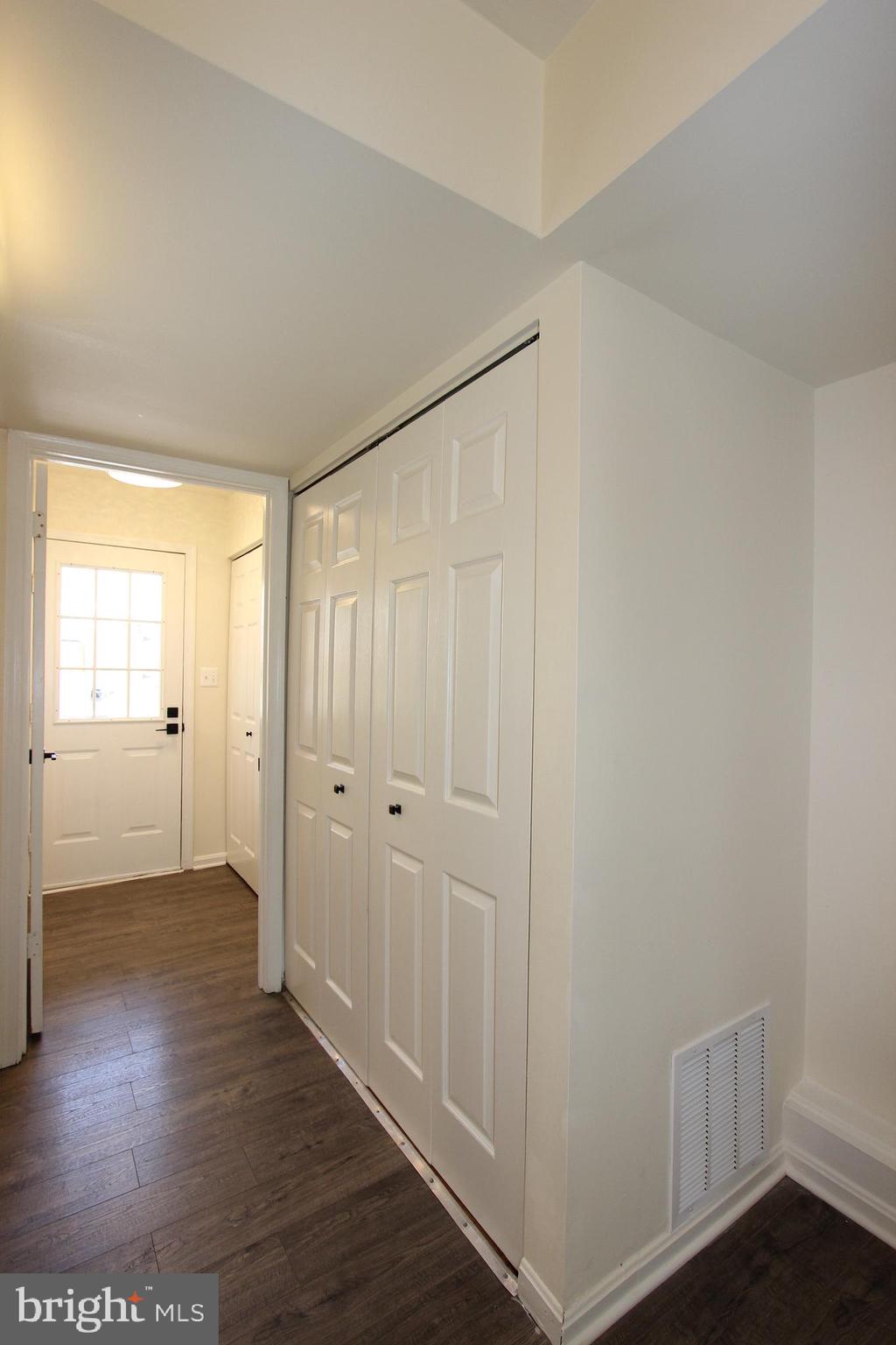 POTOMAC MEADOWS - Residential Lease