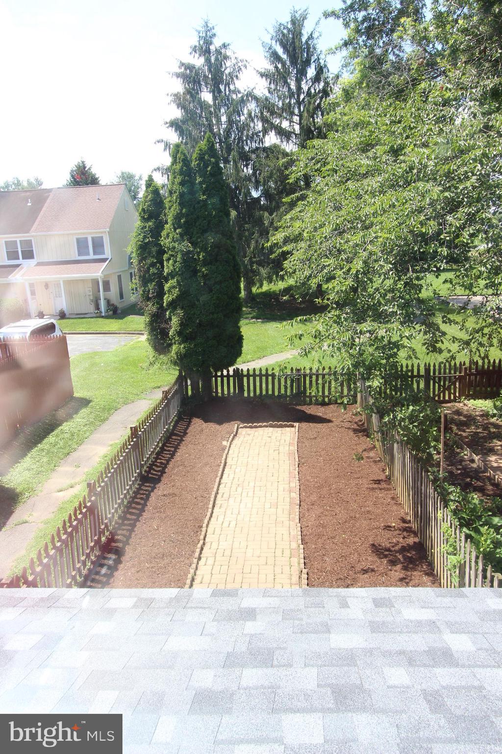 POTOMAC MEADOWS - Residential Lease