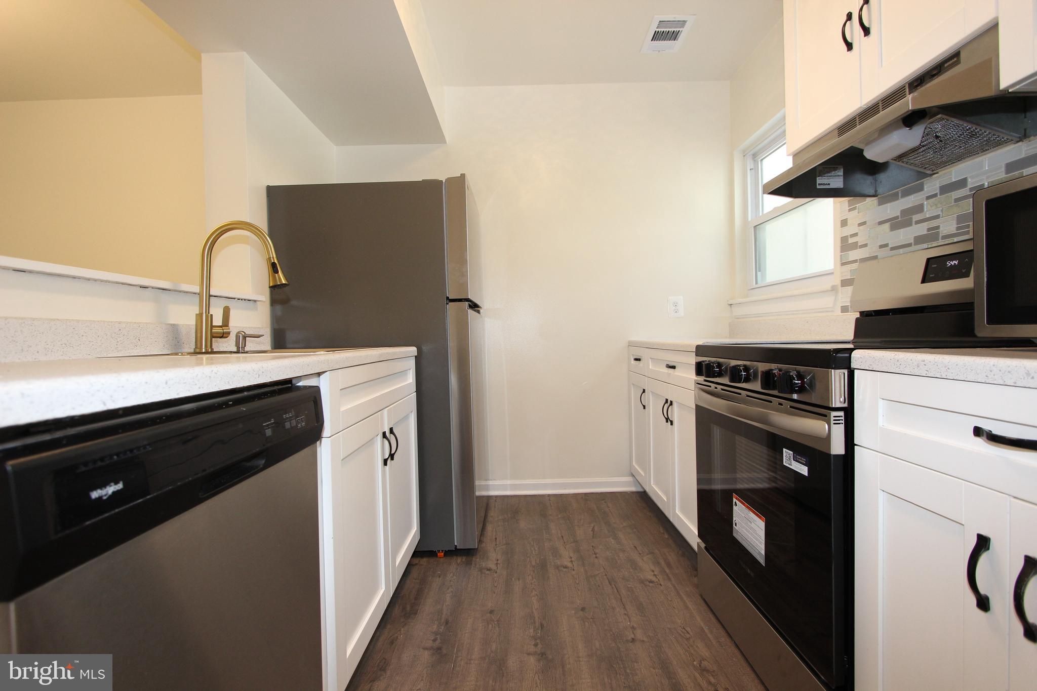 POTOMAC MEADOWS - Residential Lease