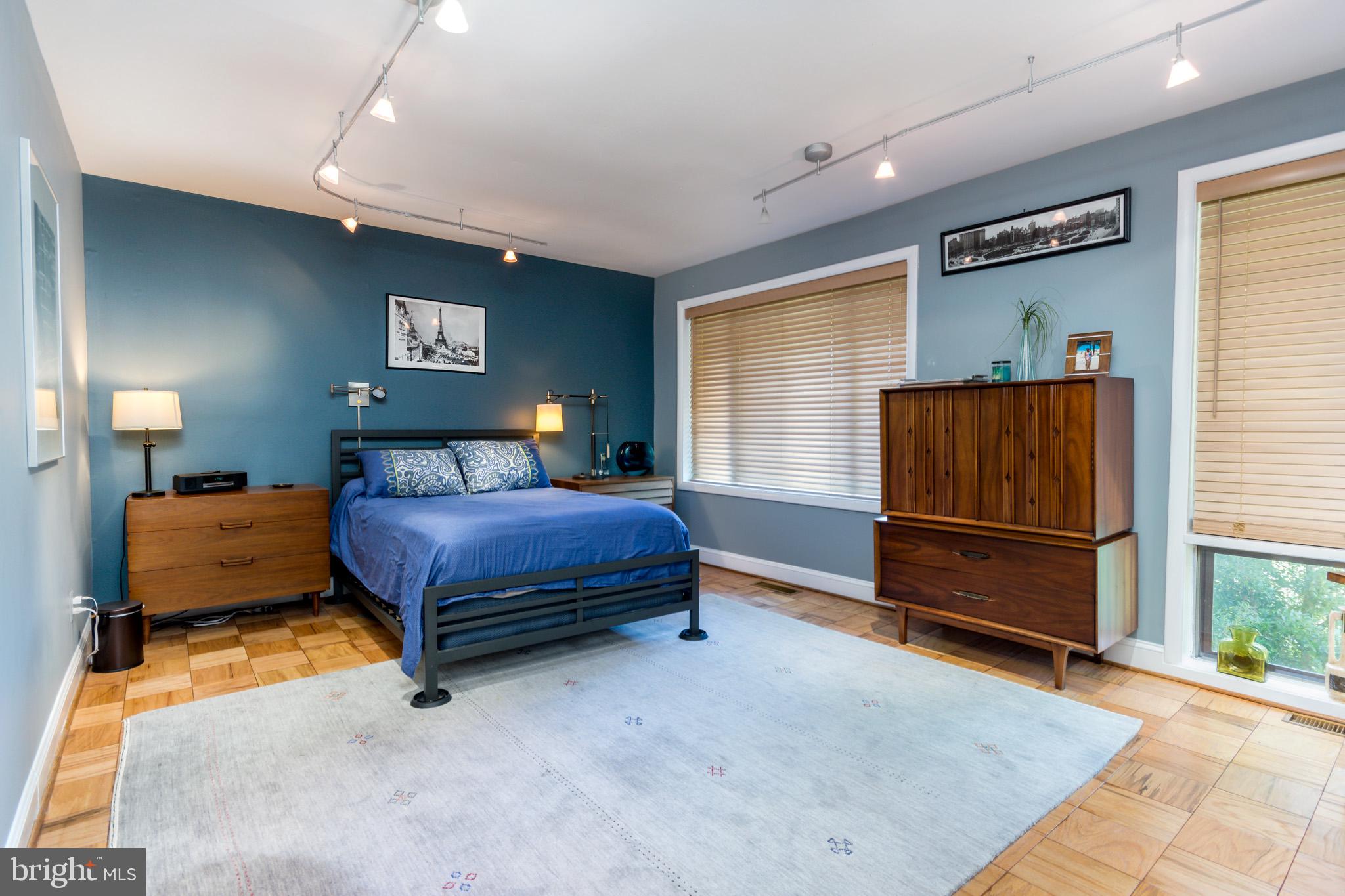 CROSS KEYS - Residential