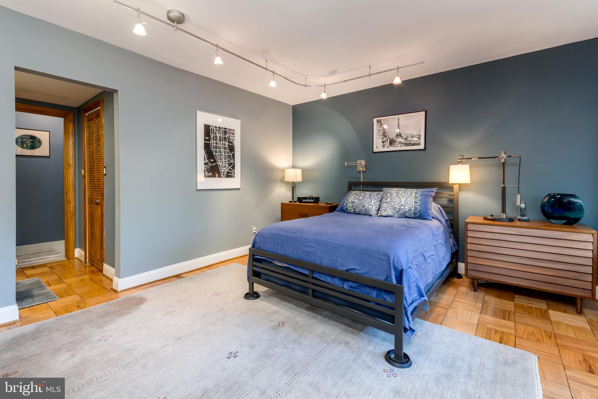 CROSS KEYS - Residential