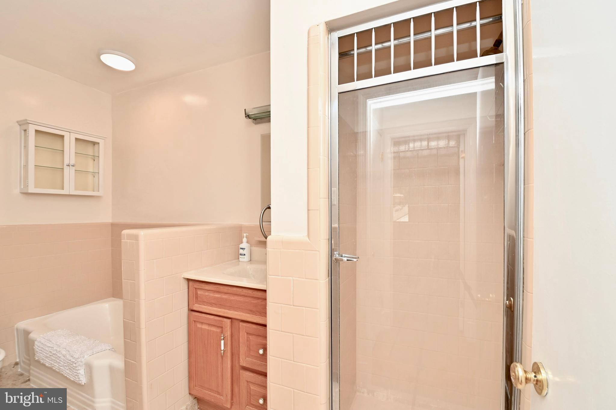 BROADMONT - Residential Lease