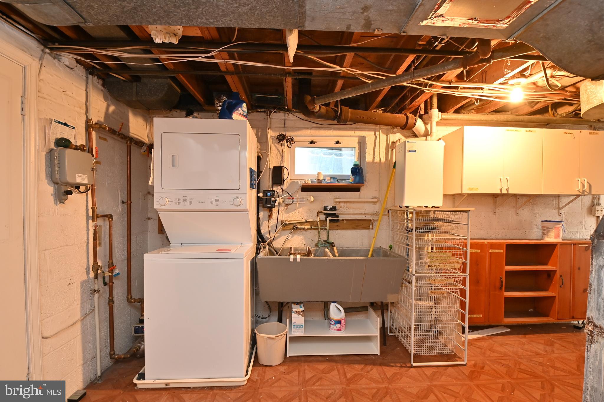 BROADMONT - Residential Lease