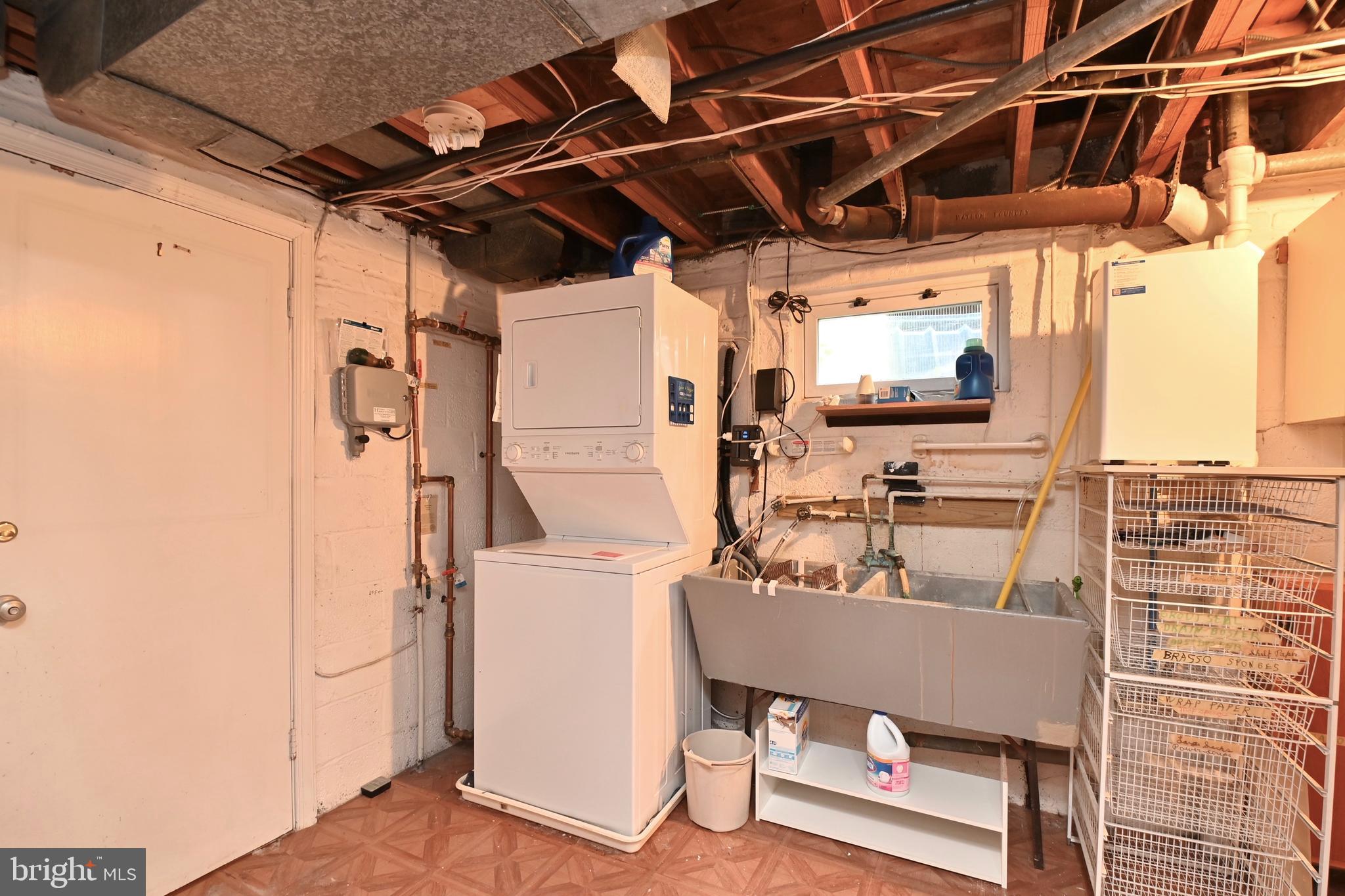 BROADMONT - Residential Lease