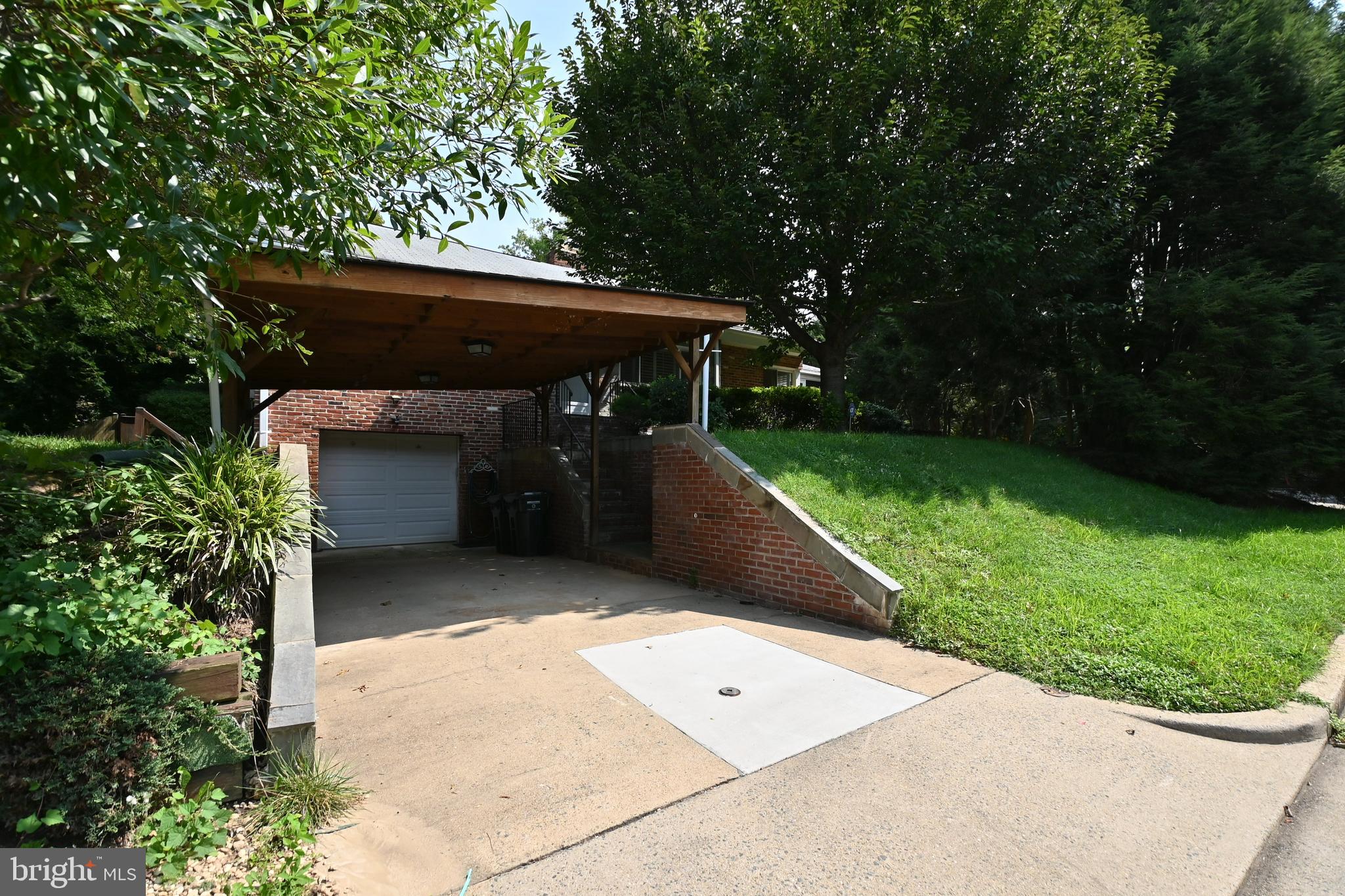 BROADMONT - Residential Lease