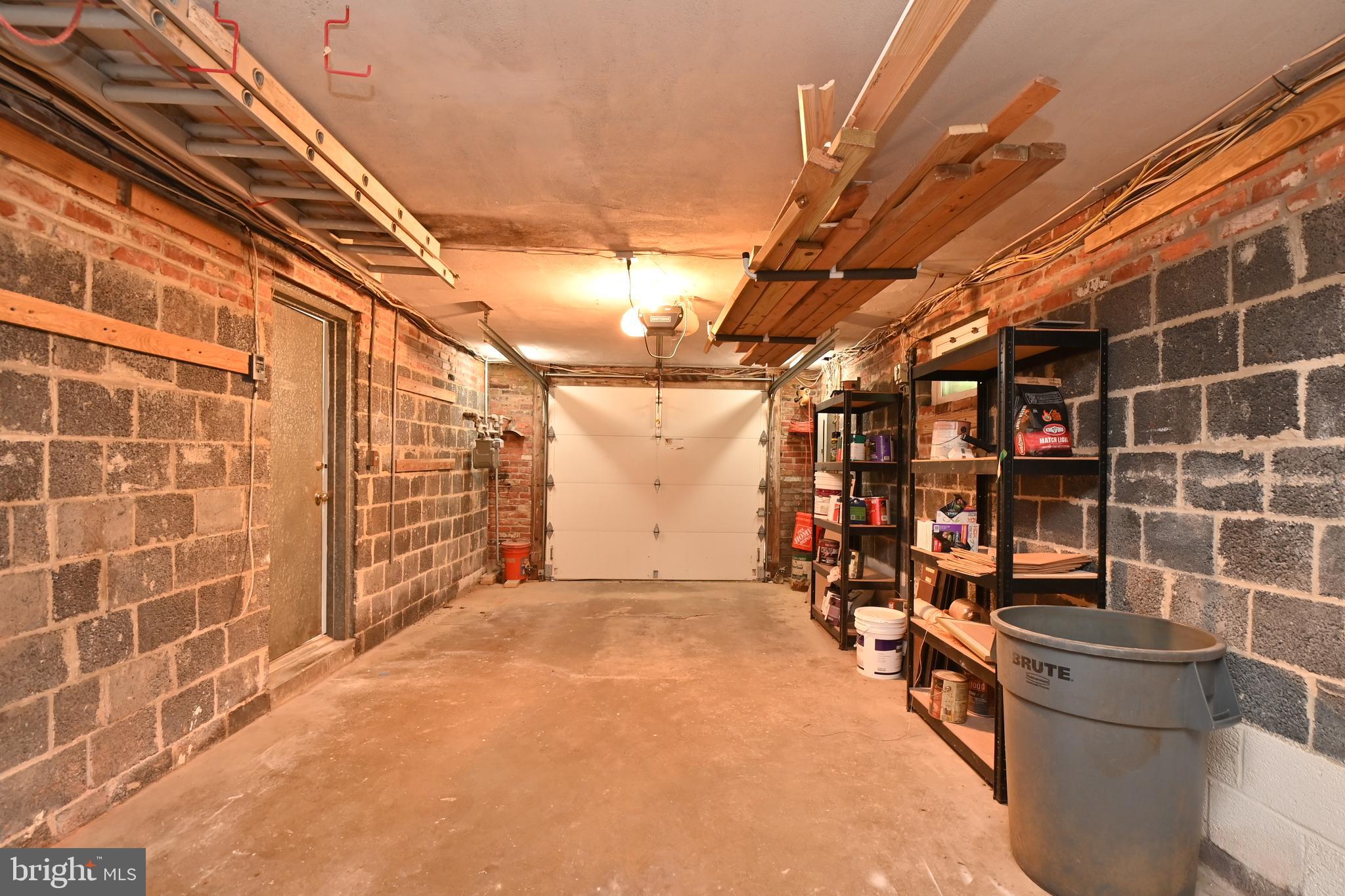 BROADMONT - Residential Lease