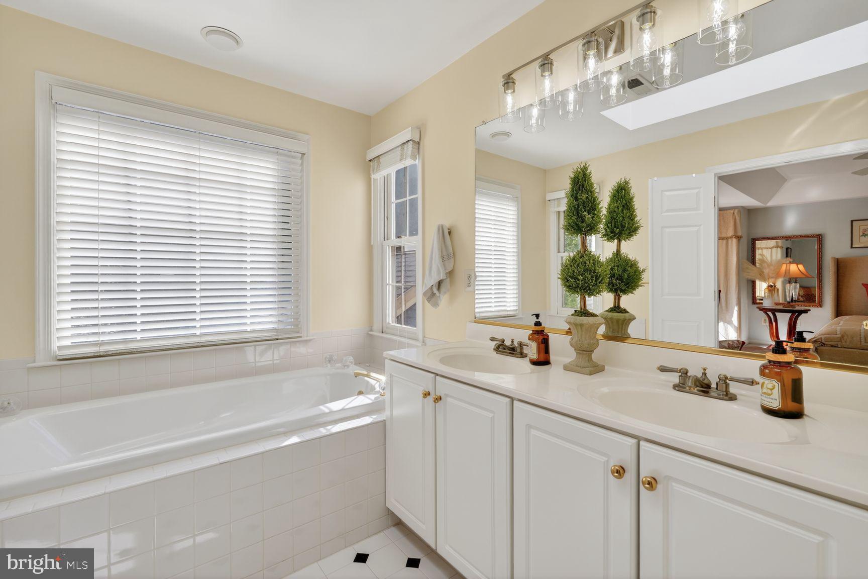 ALTA VISTA - Residential