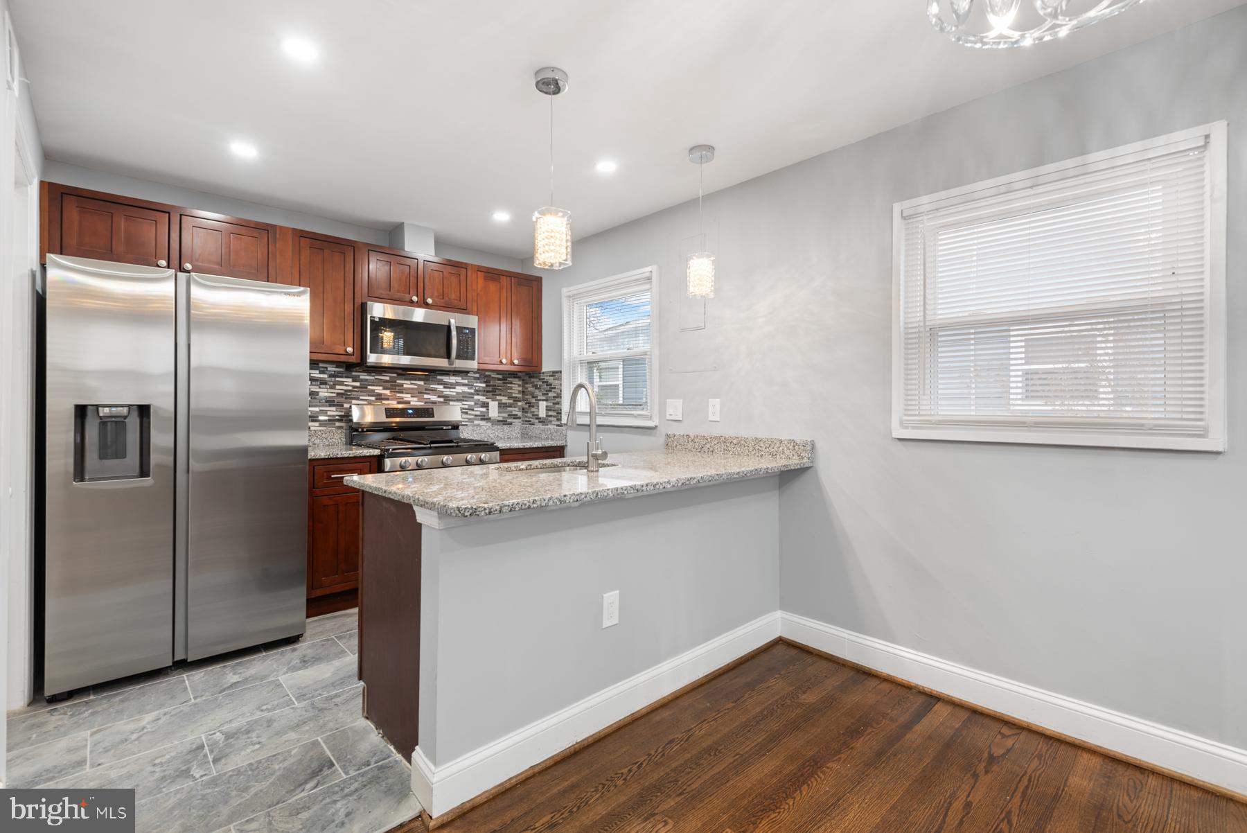 NORTH FORESTVILLE - Residential