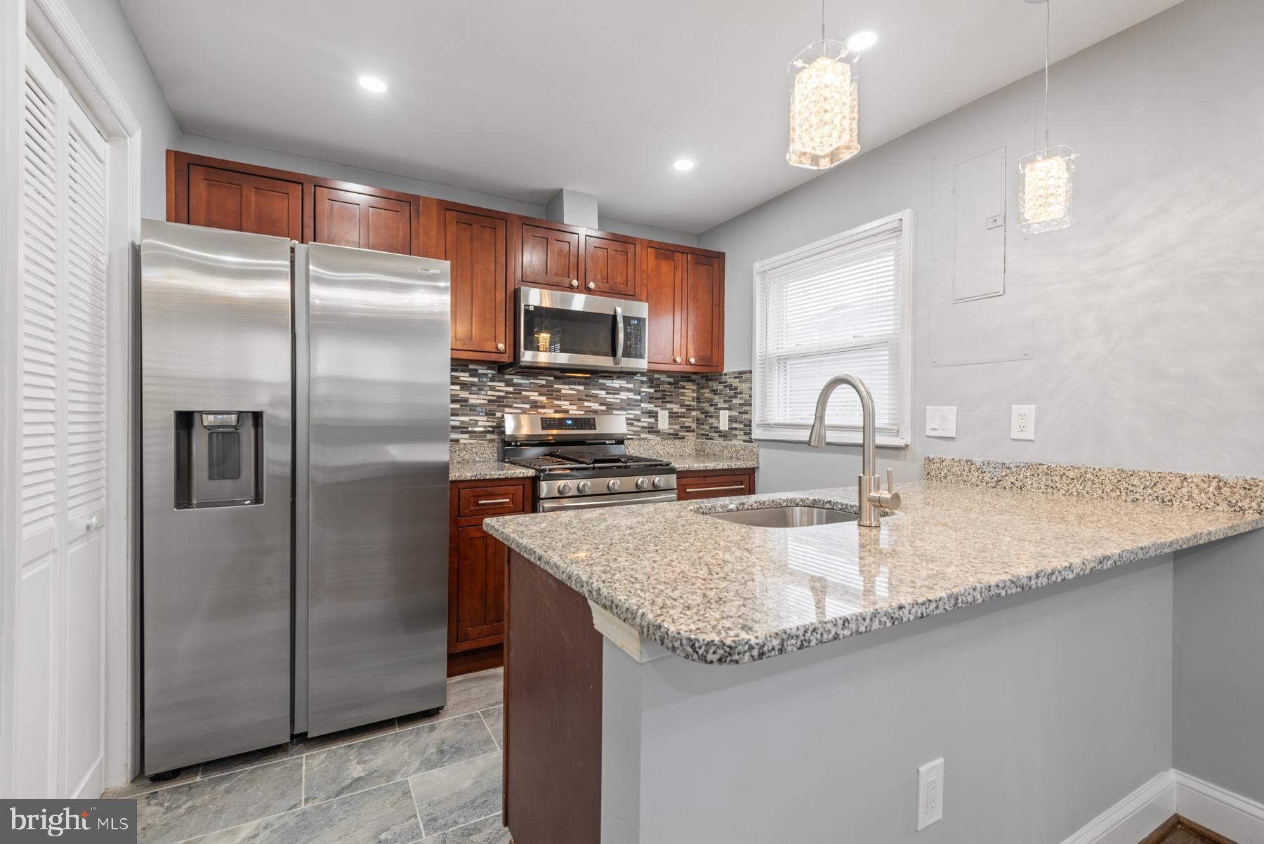 NORTH FORESTVILLE - Residential