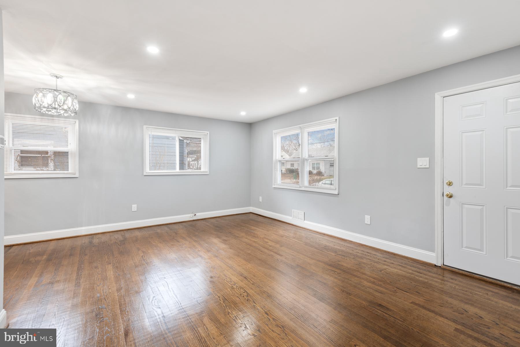 NORTH FORESTVILLE - Residential