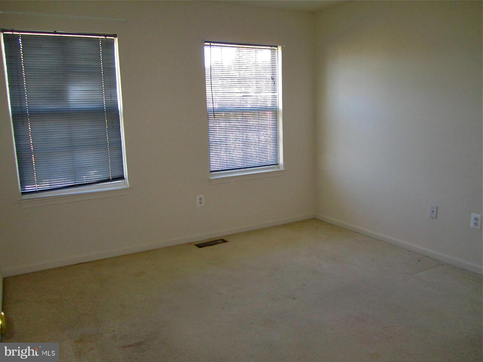 SUMMIT CREEK - Residential Lease