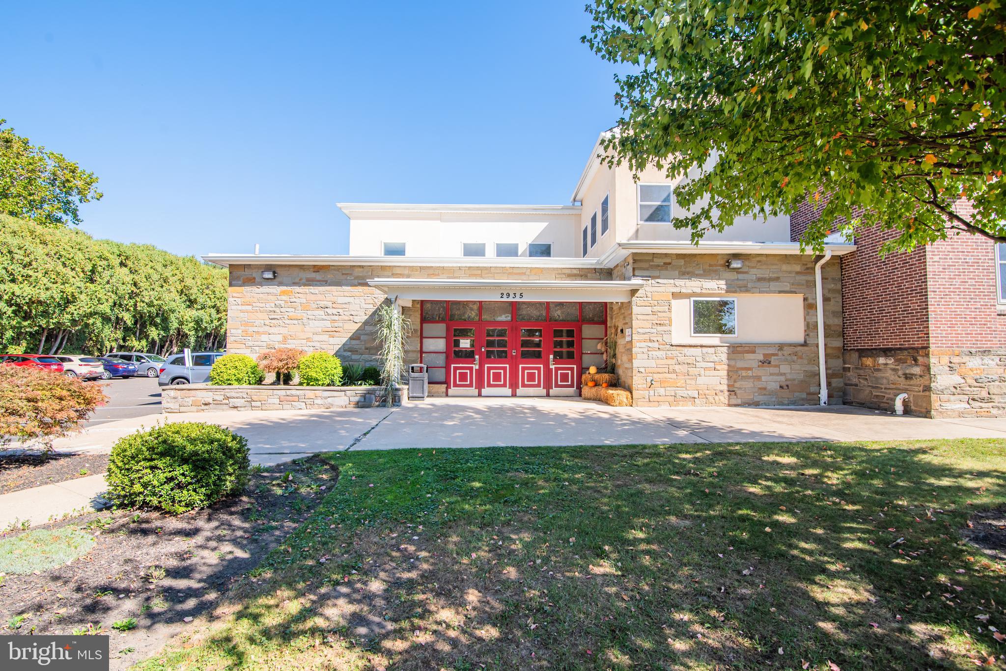 HANCOCK MANOR - Commercial Lease