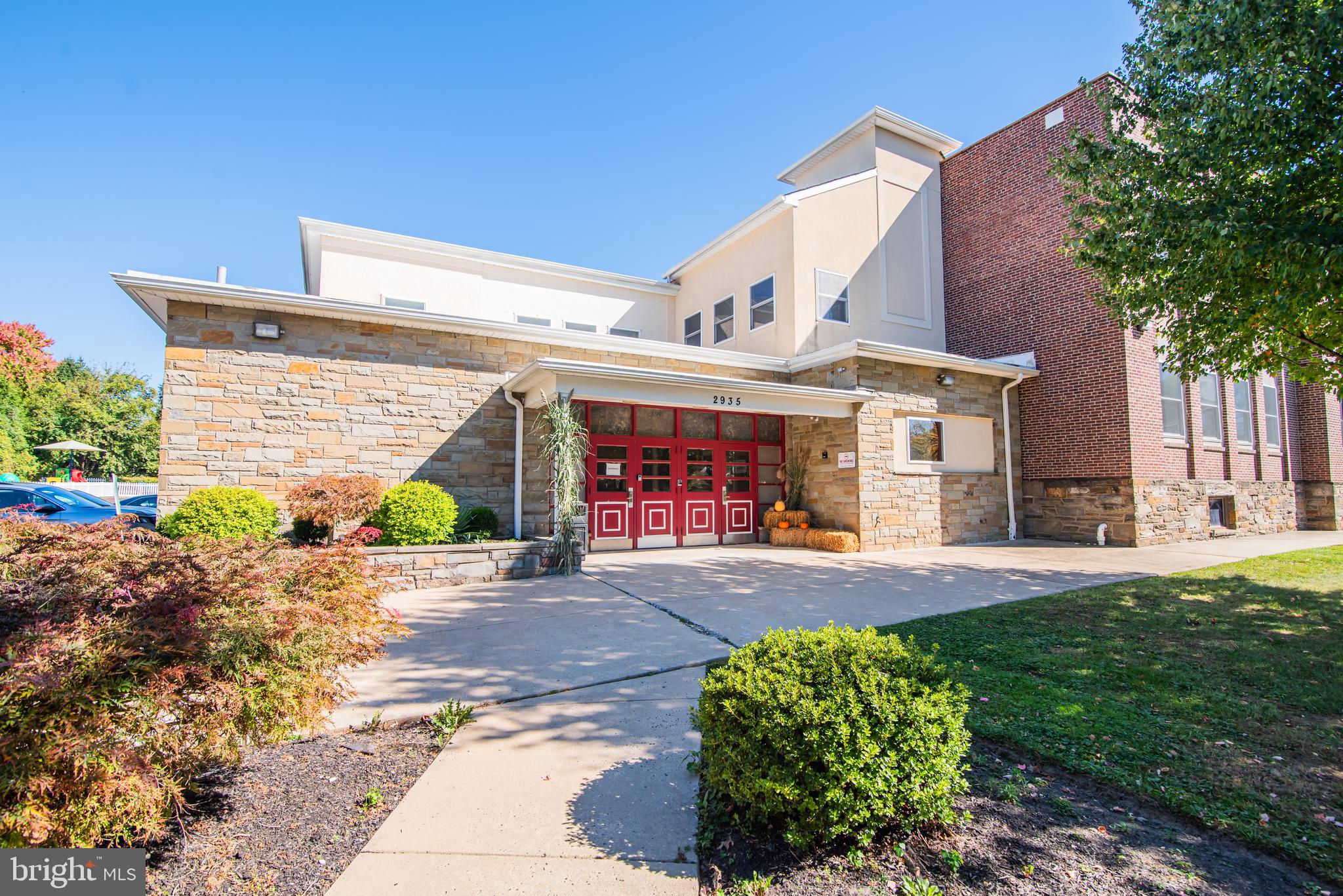 HANCOCK MANOR - Commercial Lease