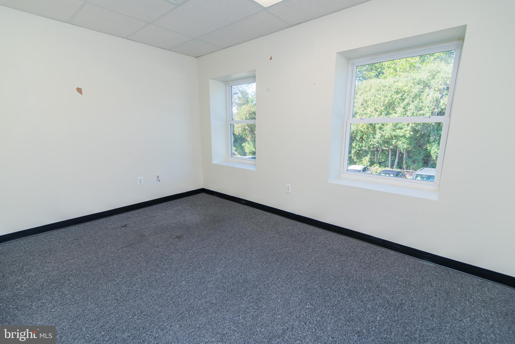 HANCOCK MANOR - Commercial Lease