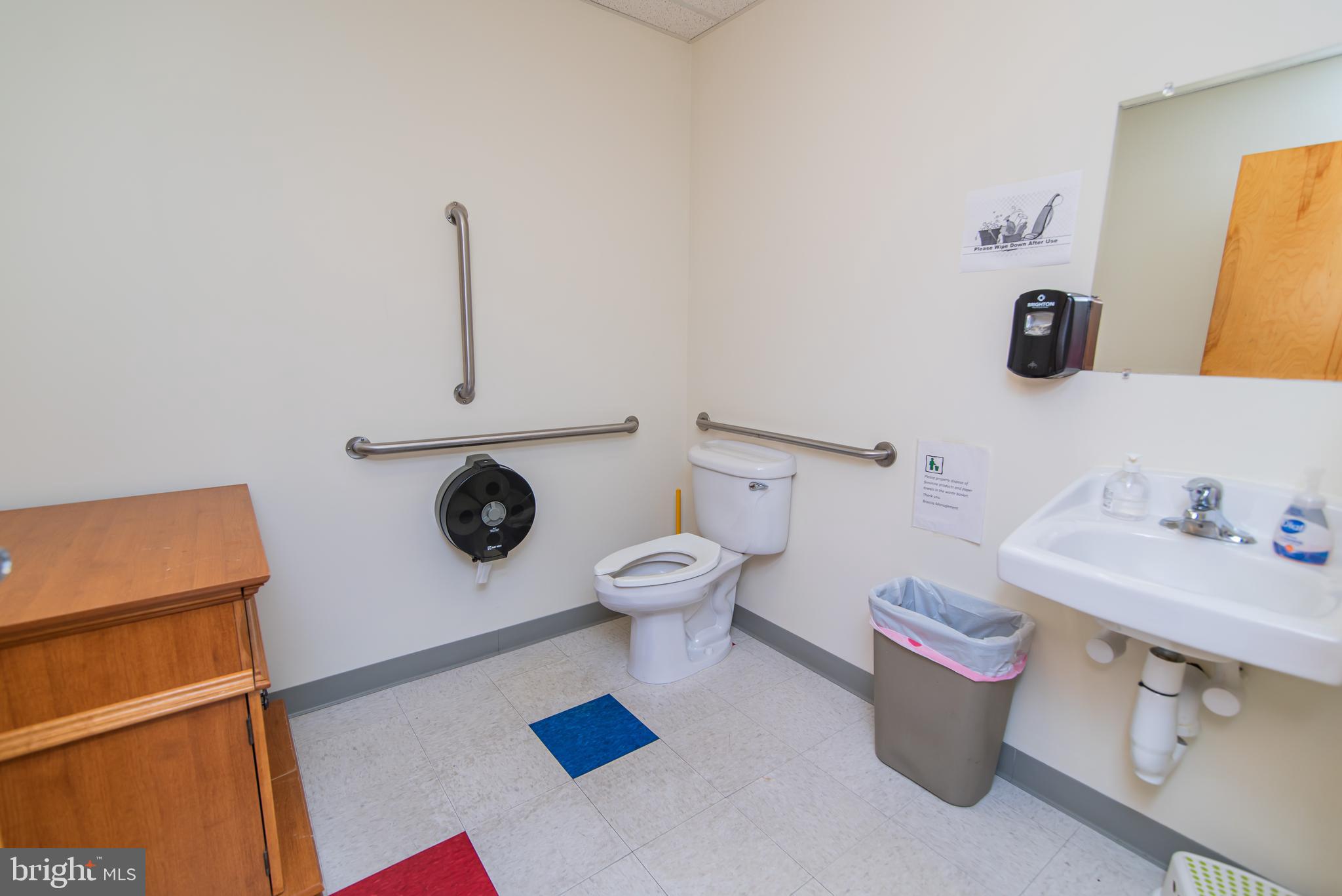 HANCOCK MANOR - Commercial Lease