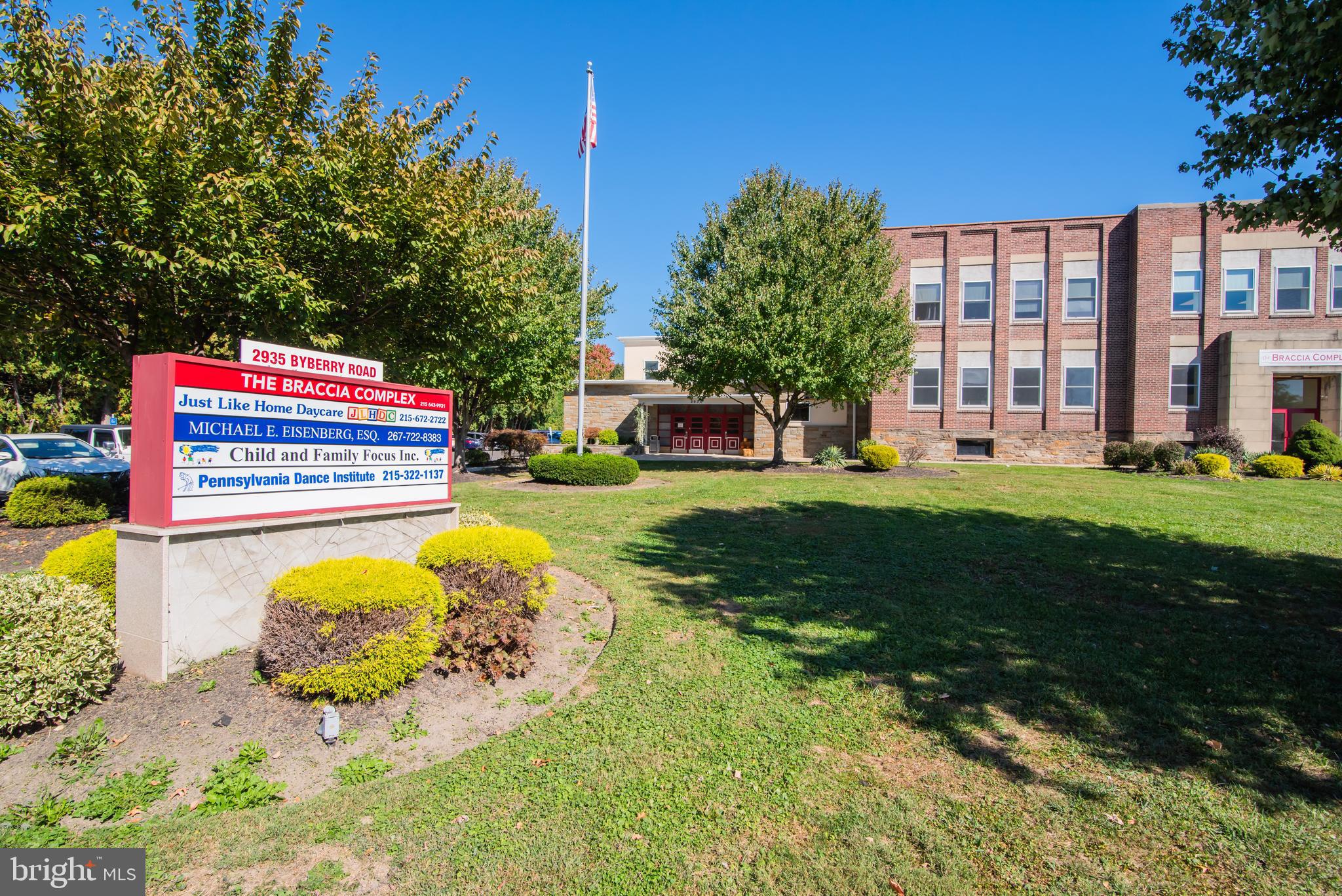 HANCOCK MANOR - Commercial Lease