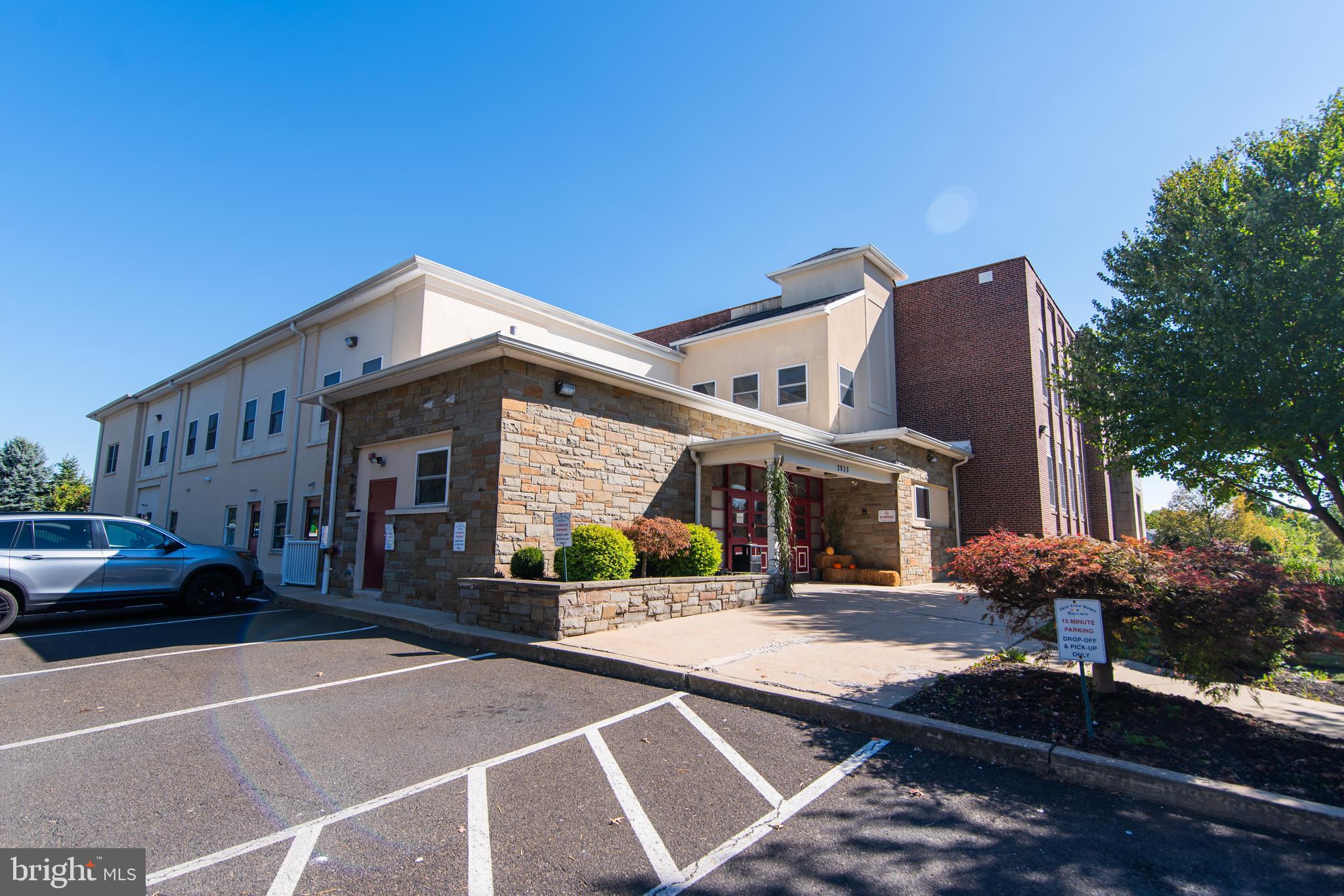 HANCOCK MANOR - Commercial Lease