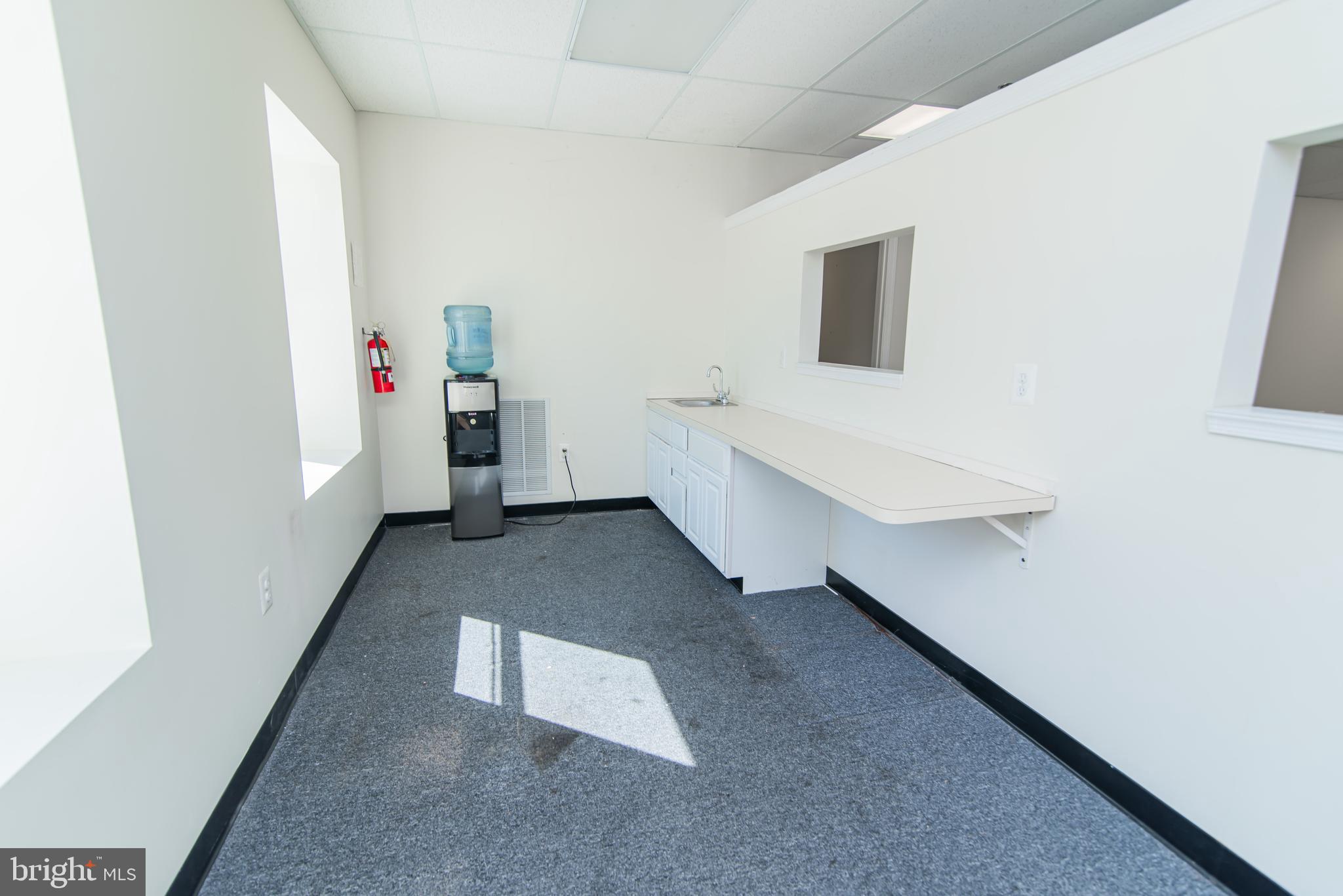 HANCOCK MANOR - Commercial Lease