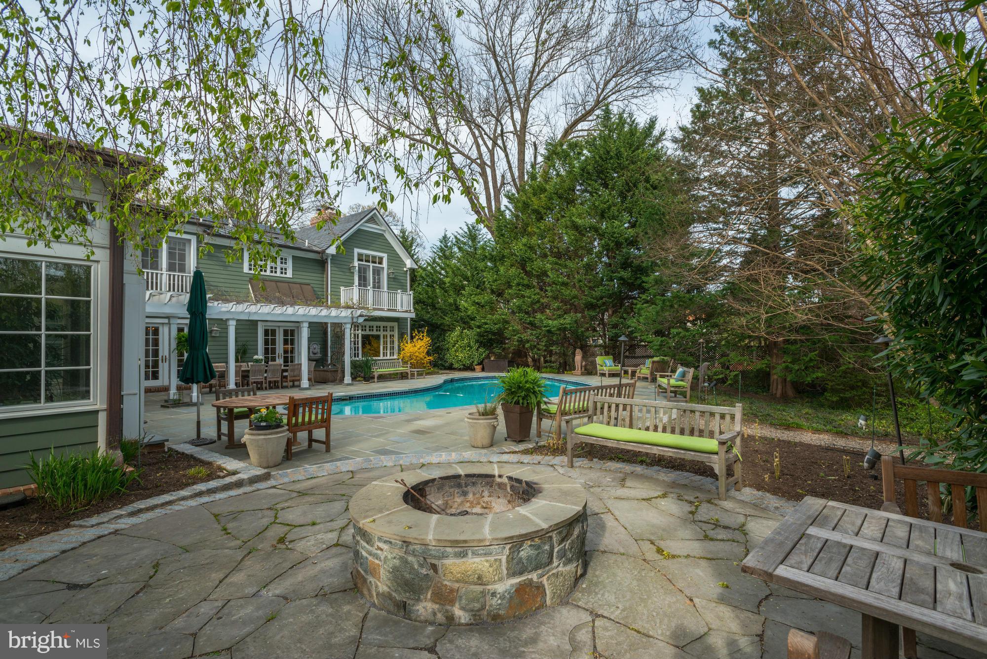 FOREST HILLS - Residential