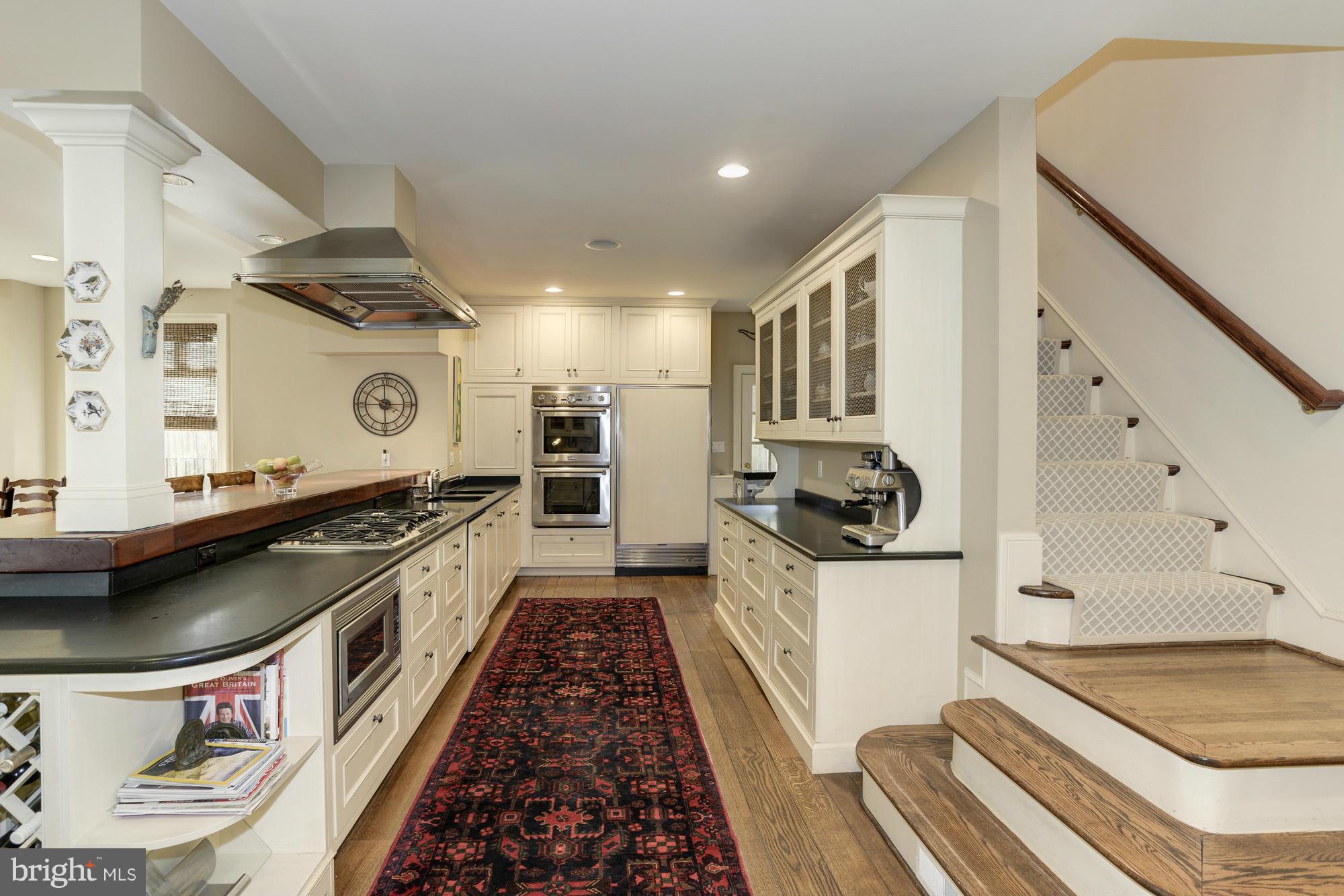 FOREST HILLS - Residential