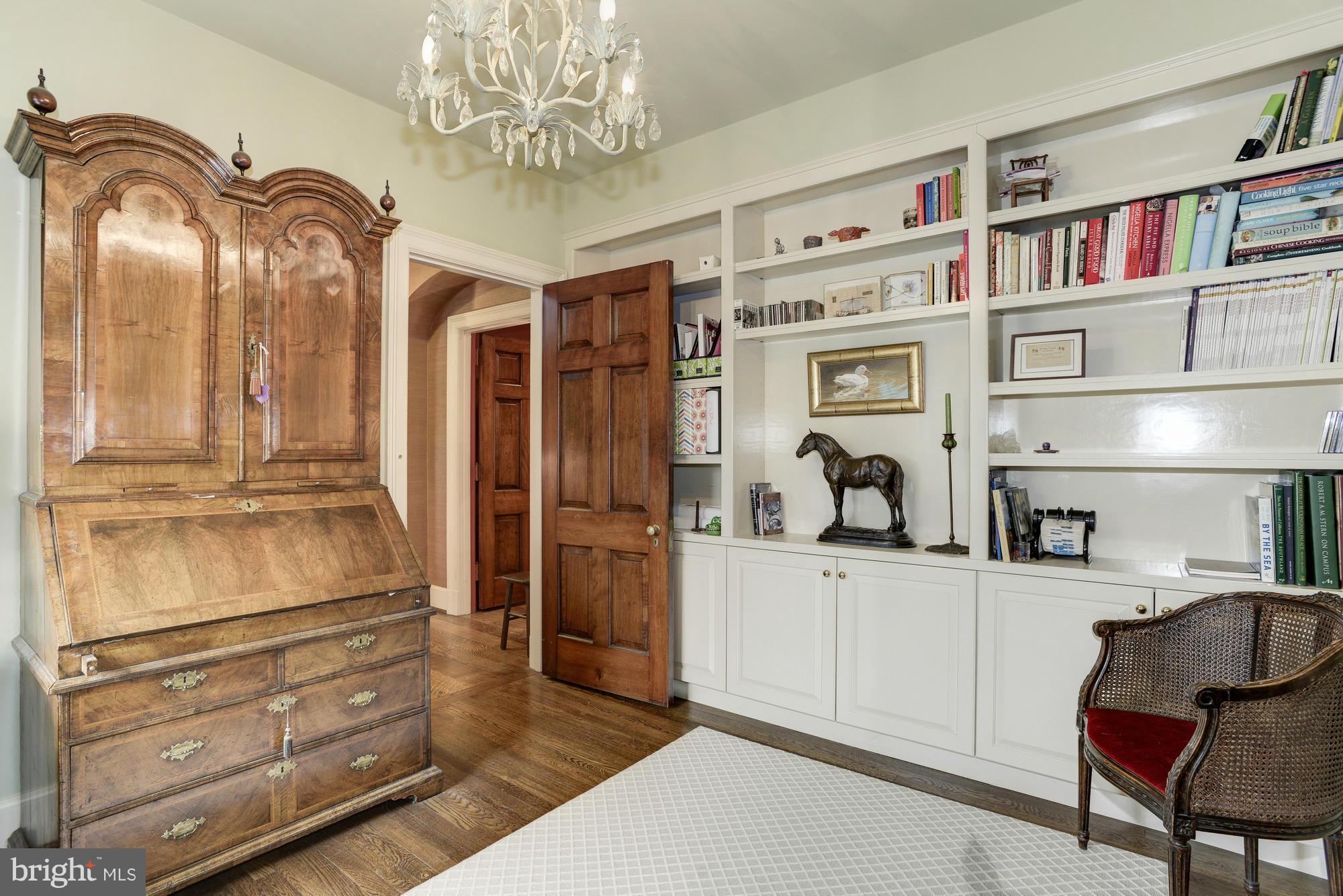FOREST HILLS - Residential