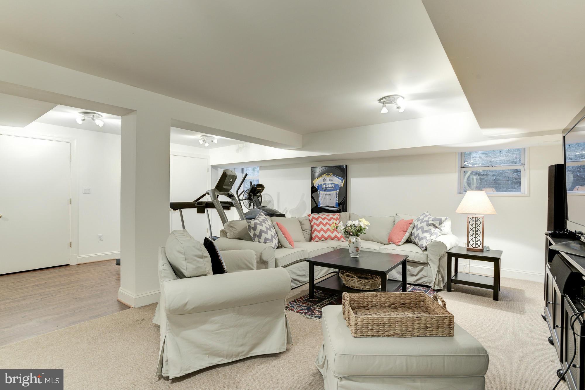 FOREST HILLS - Residential