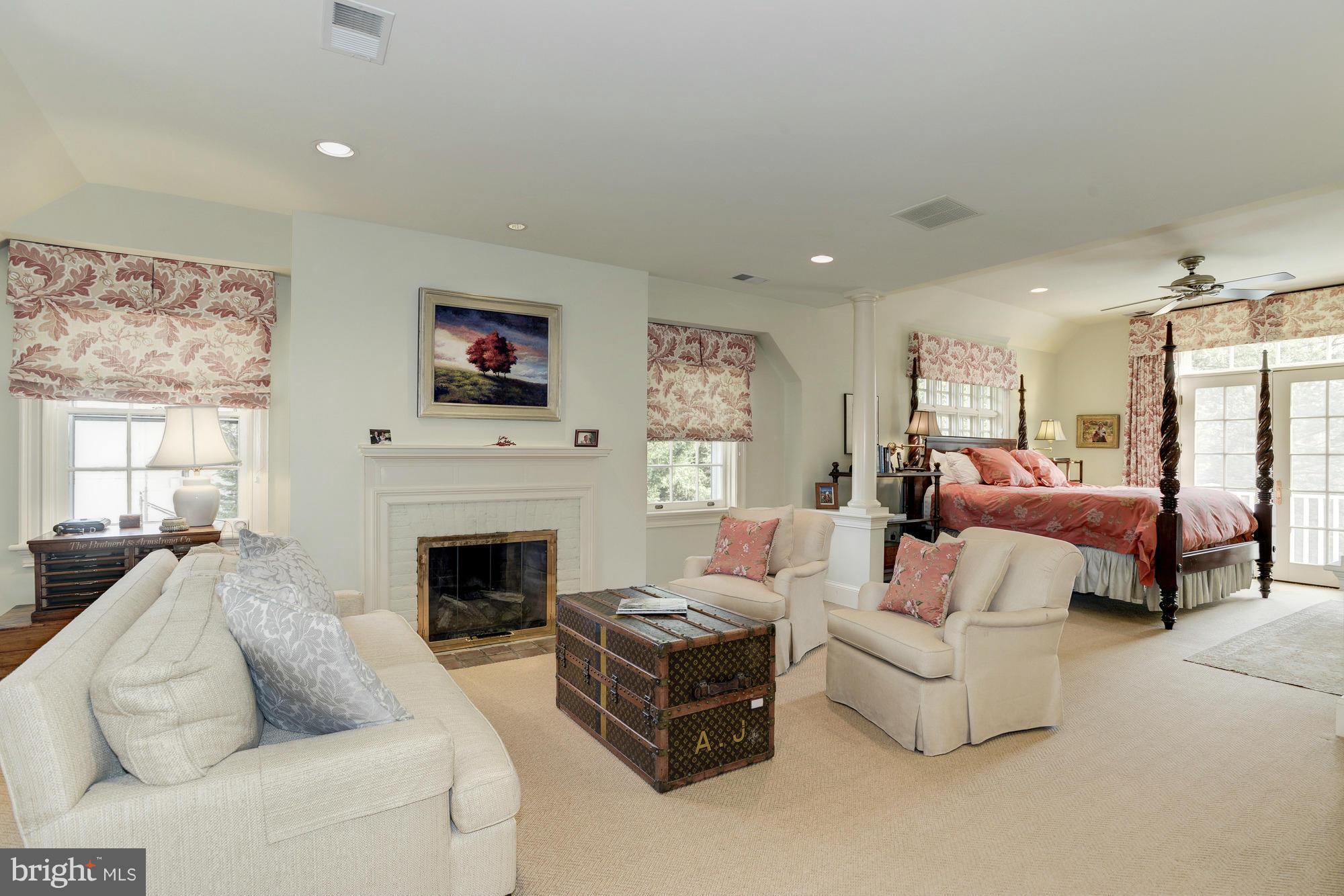 FOREST HILLS - Residential