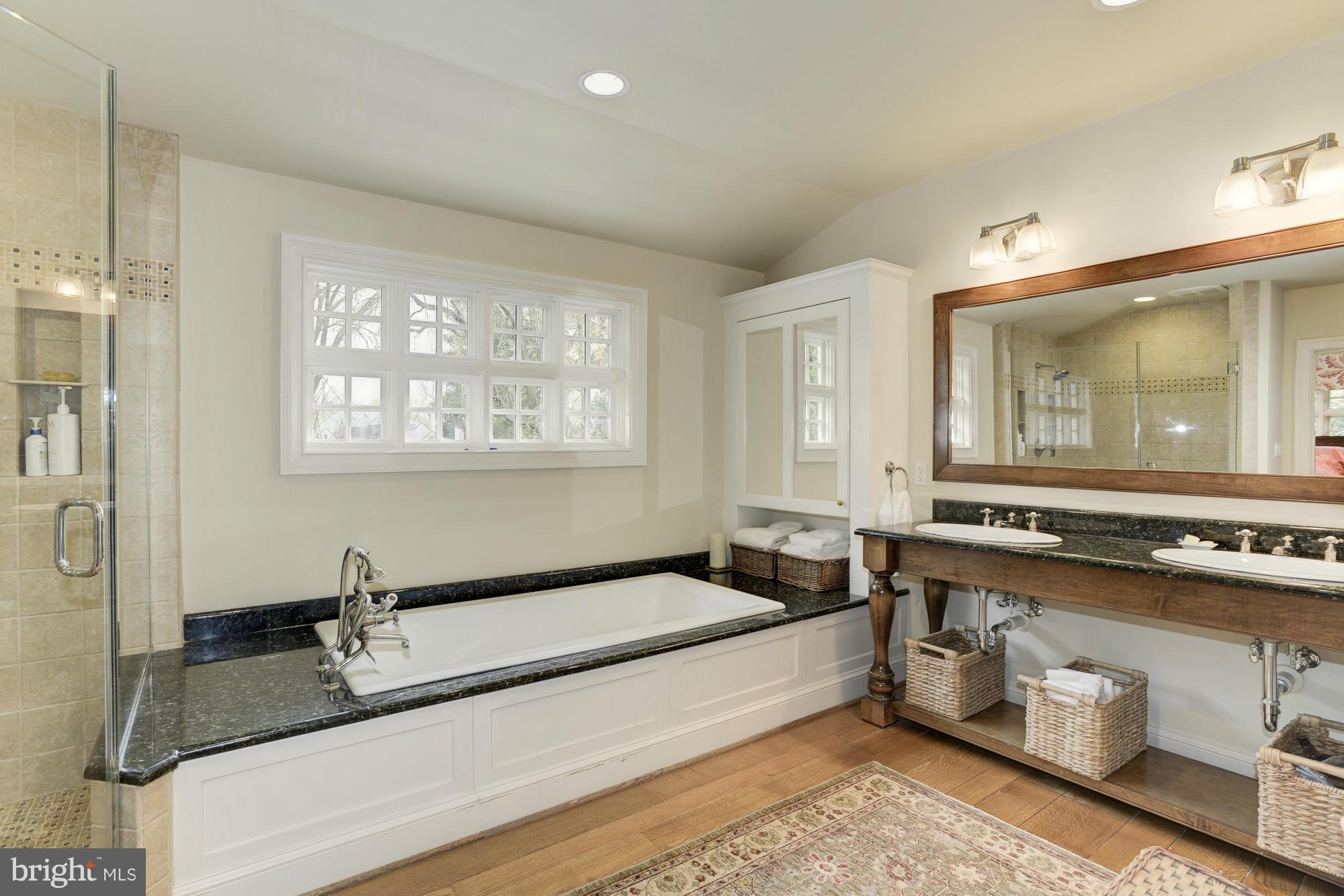 FOREST HILLS - Residential