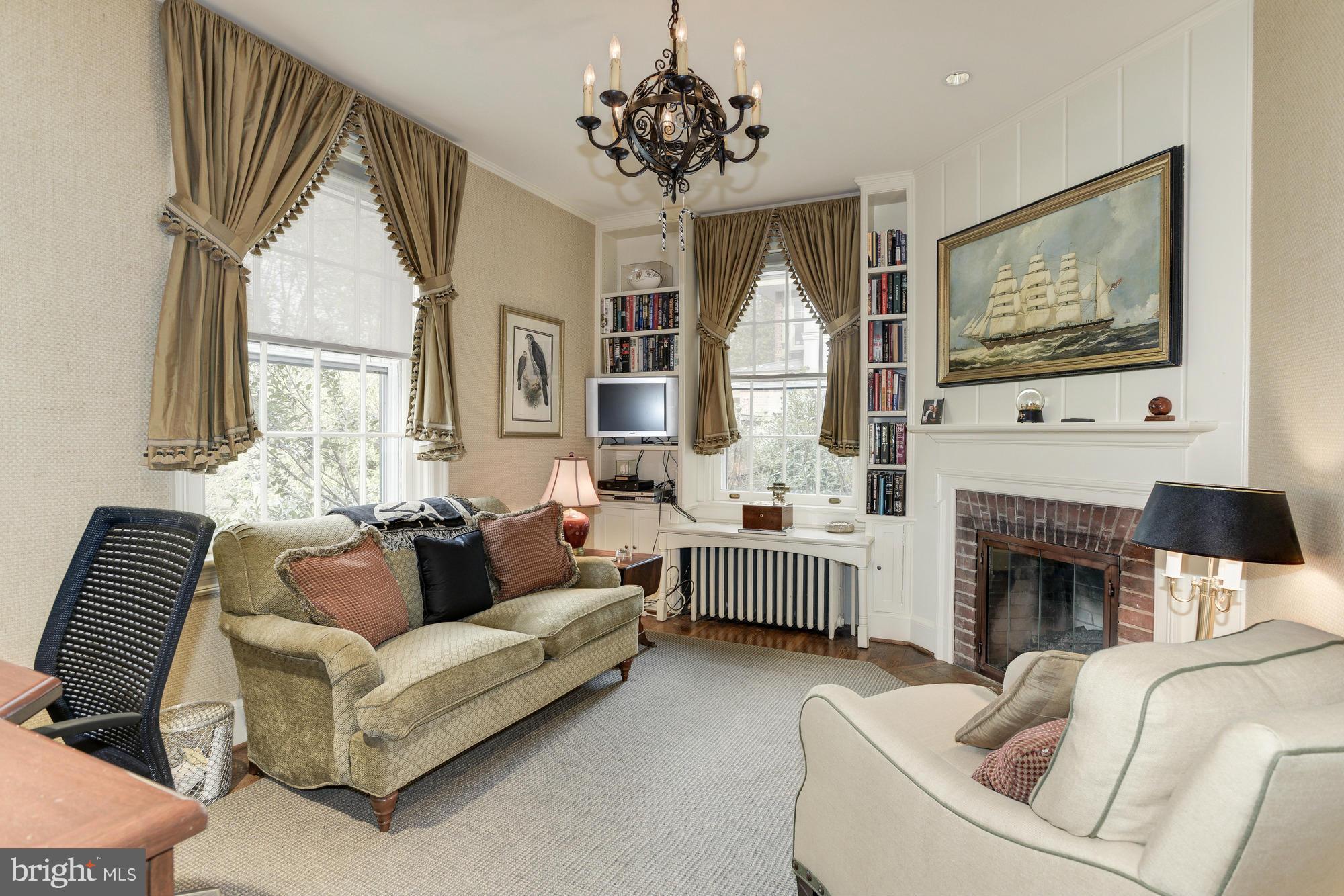 FOREST HILLS - Residential