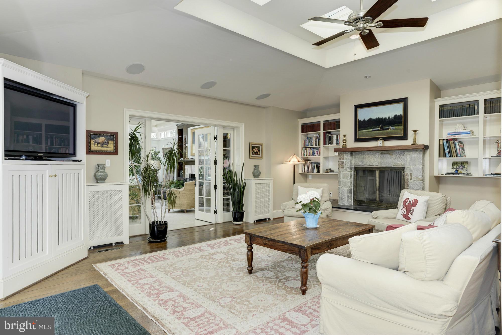 FOREST HILLS - Residential