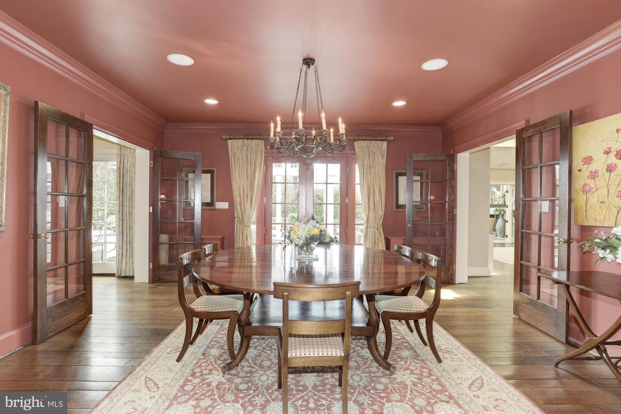 FOREST HILLS - Residential