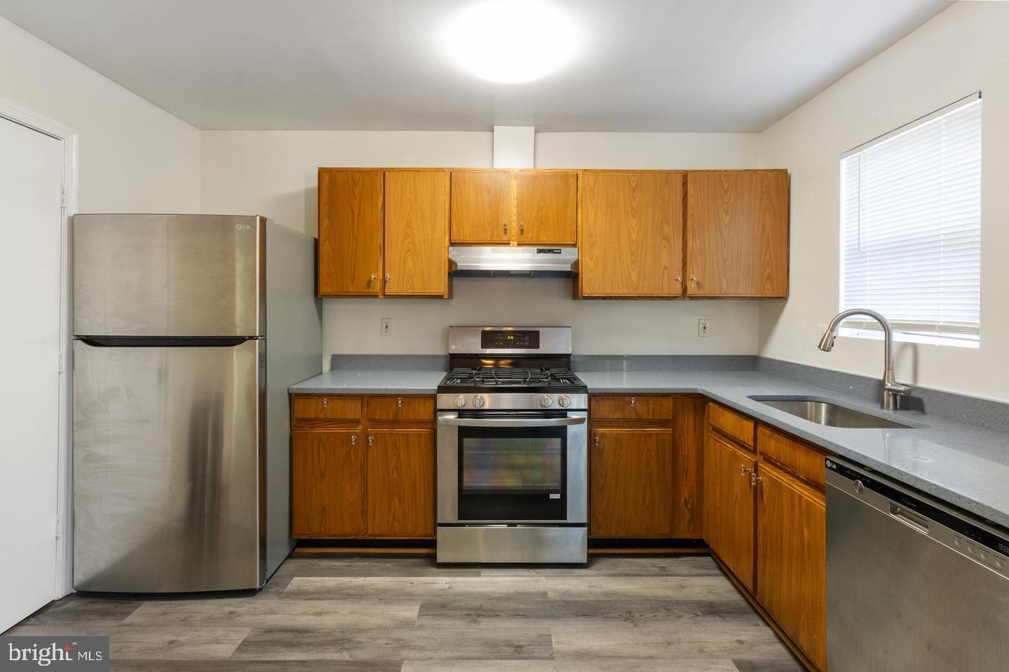 WILLOWS OF POTOMAC - Residential Lease